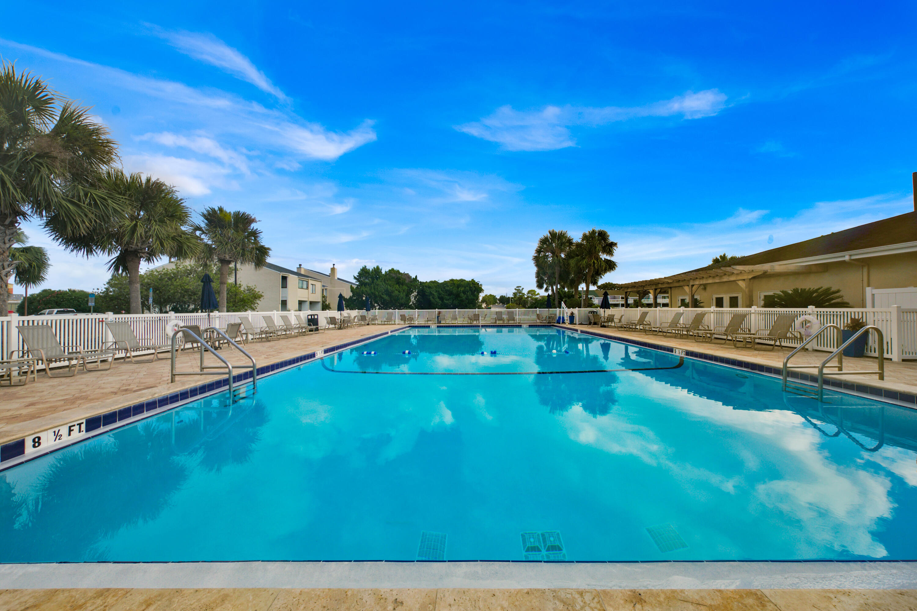 SHORELINE TOWERS 11 - Residential