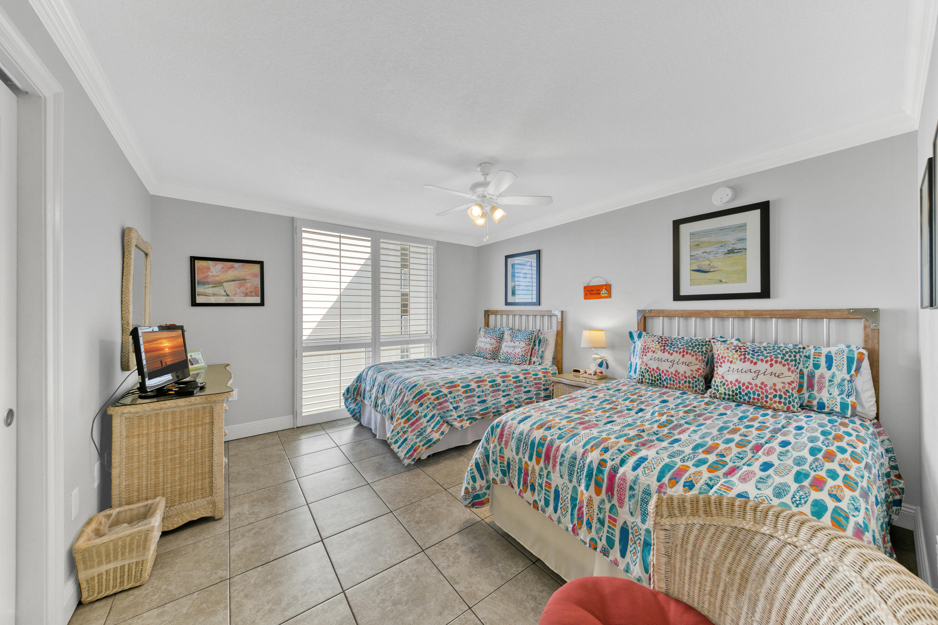 SHORELINE TOWERS 11 - Residential