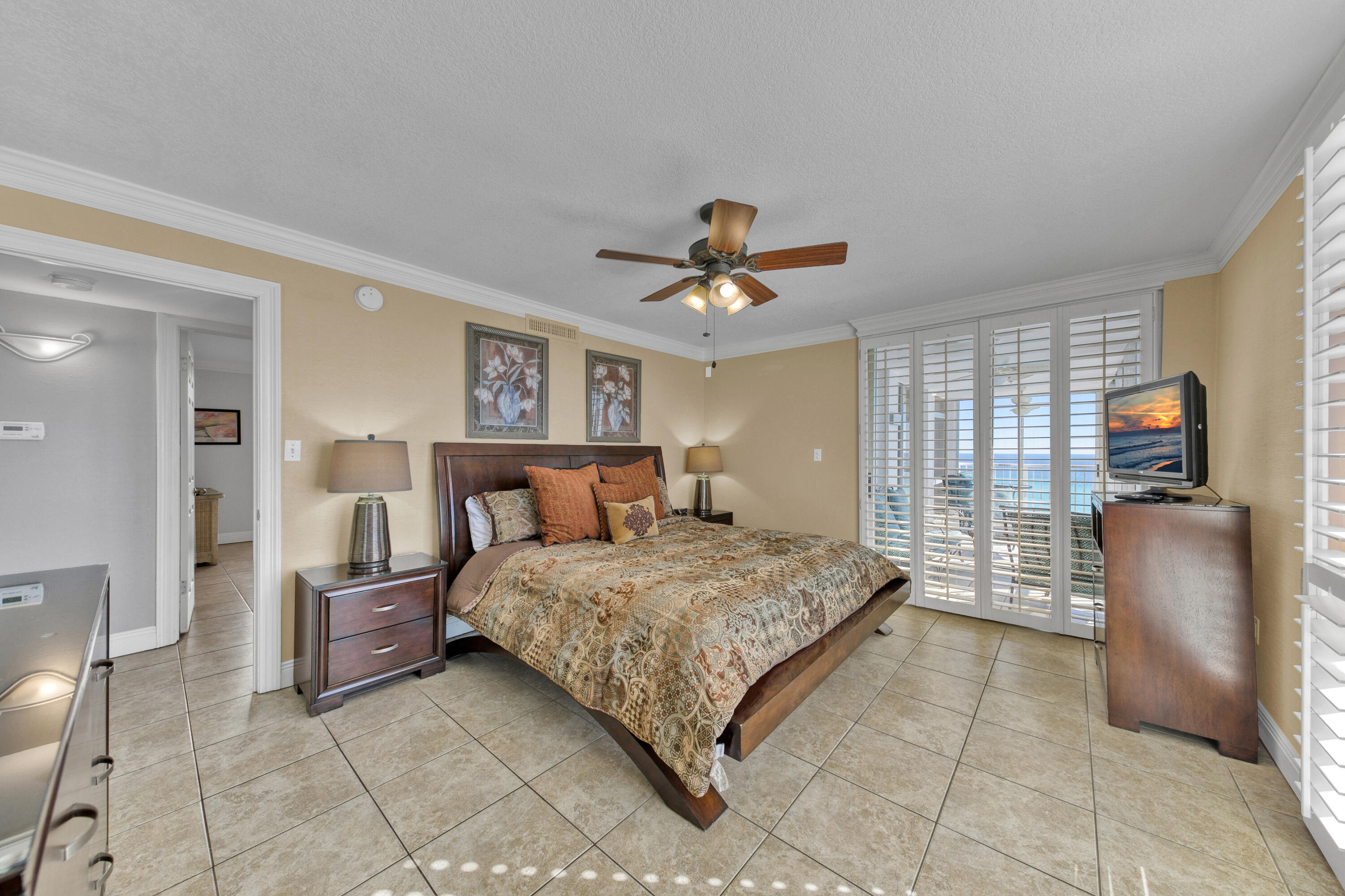 SHORELINE TOWERS 11 - Residential