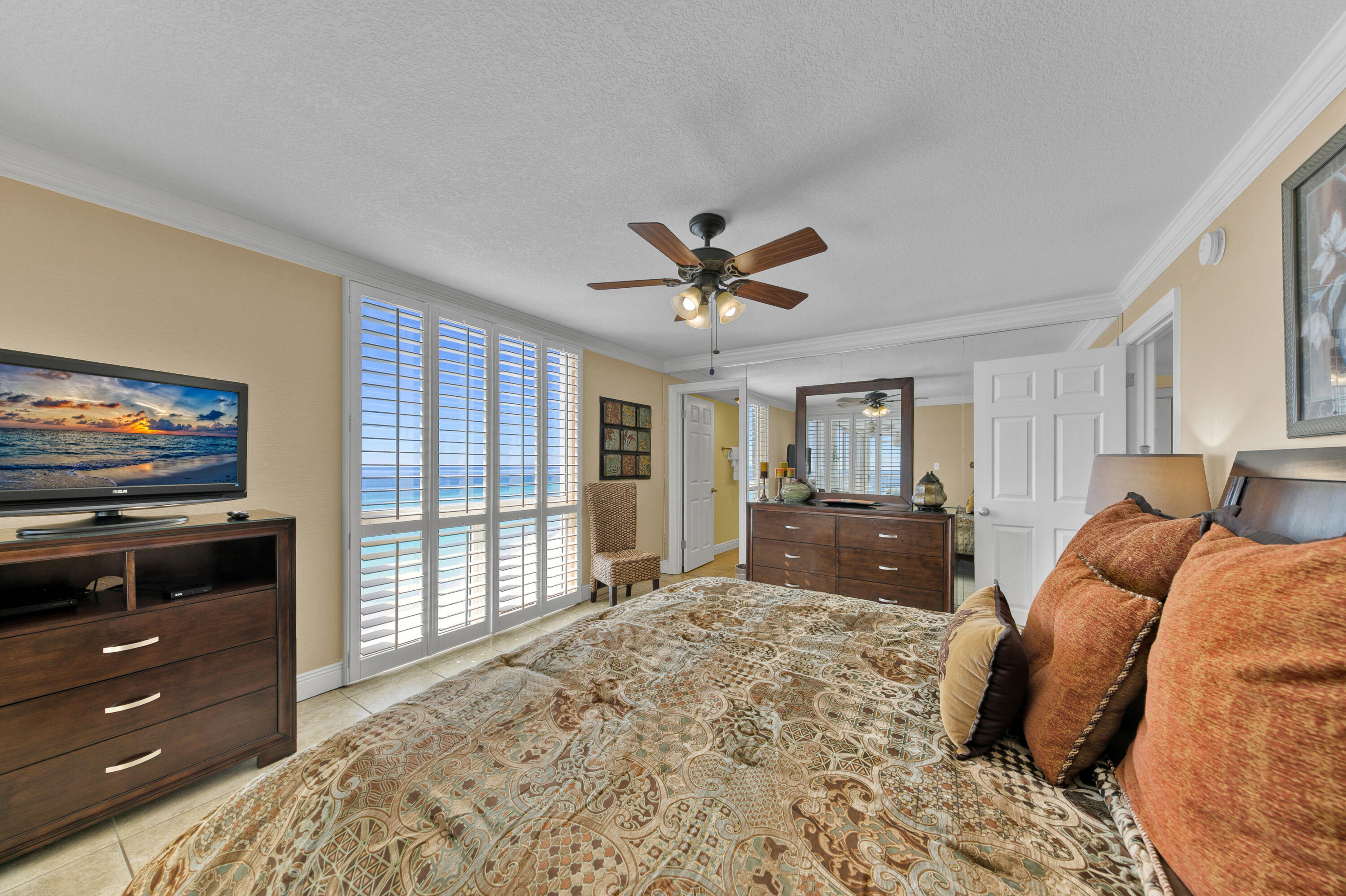 SHORELINE TOWERS 11 - Residential