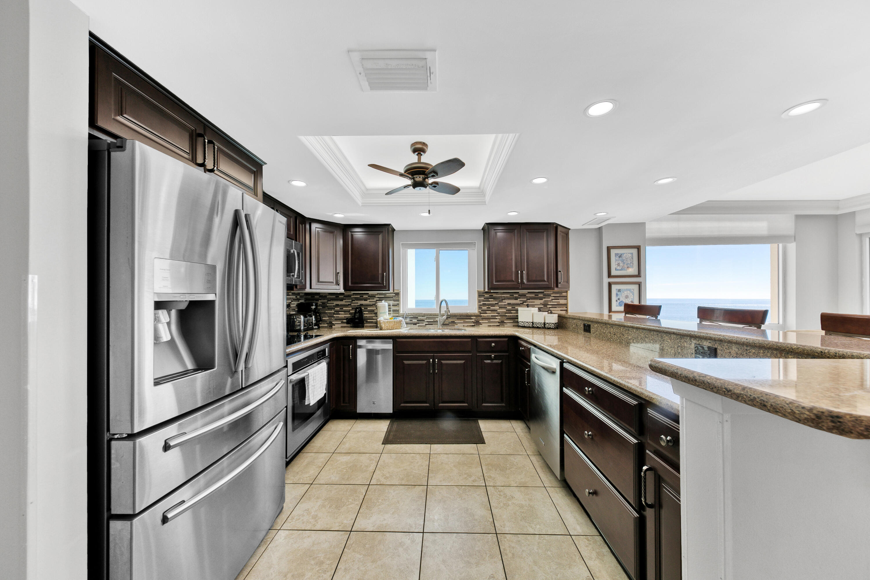 SHORELINE TOWERS 11 - Residential