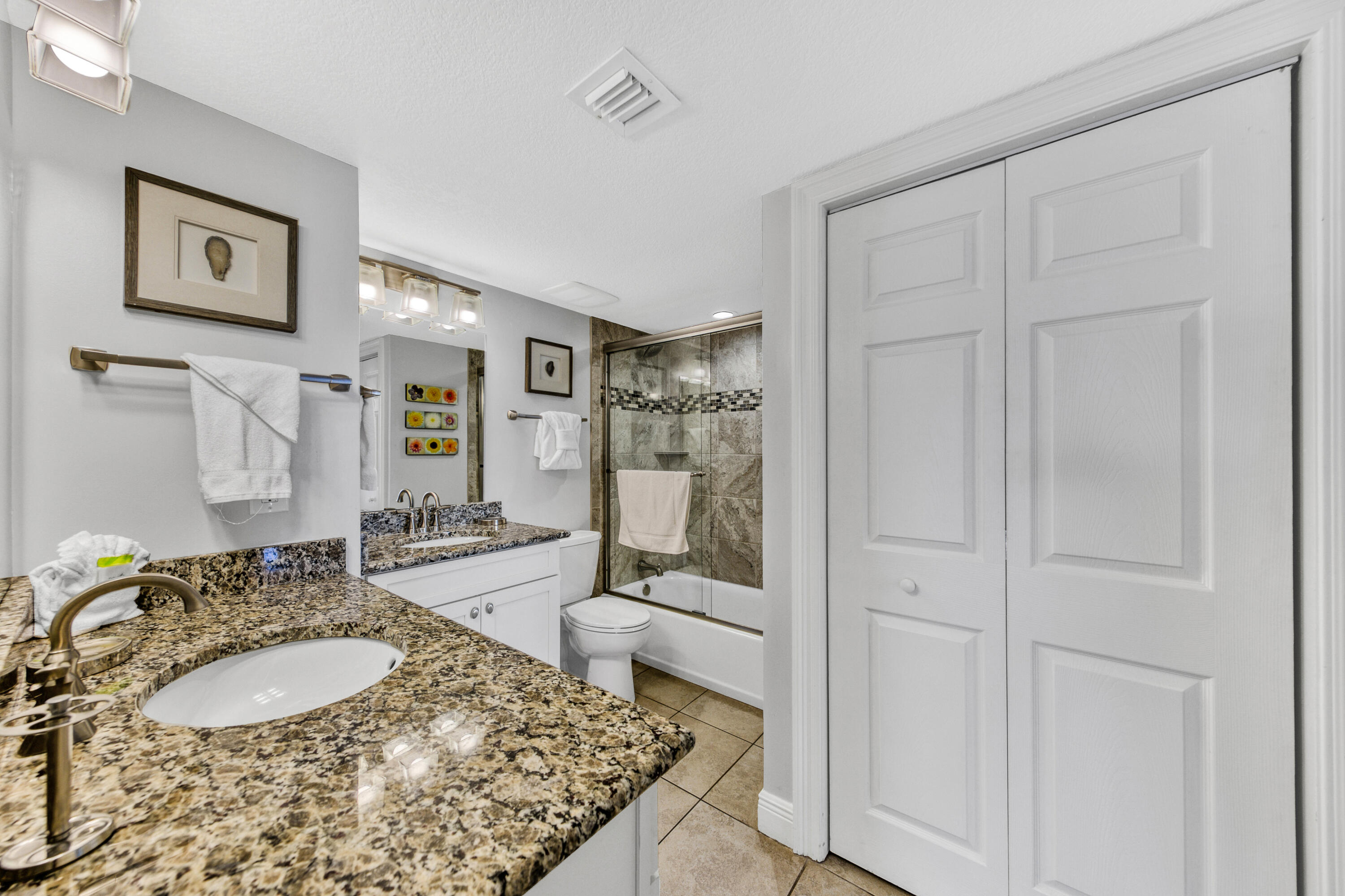 SHORELINE TOWERS 11 - Residential