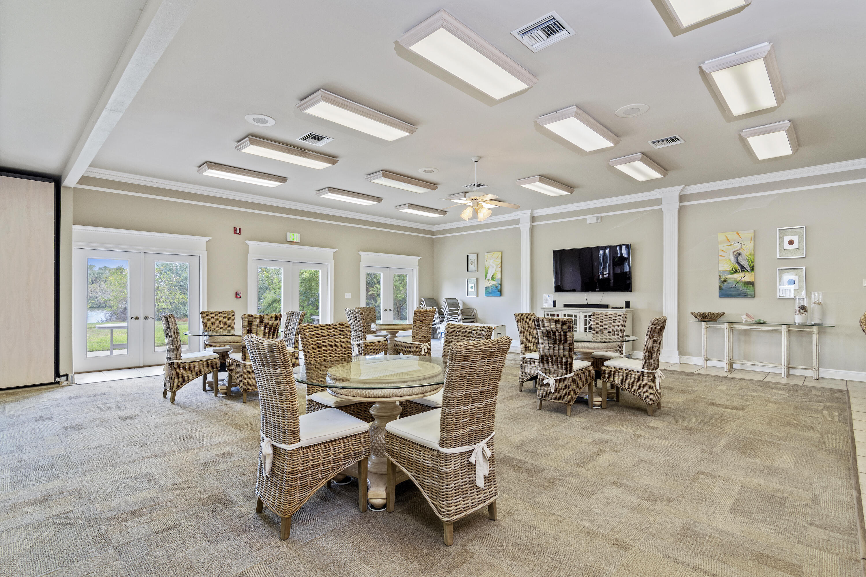 SHORELINE TOWERS 11 - Residential