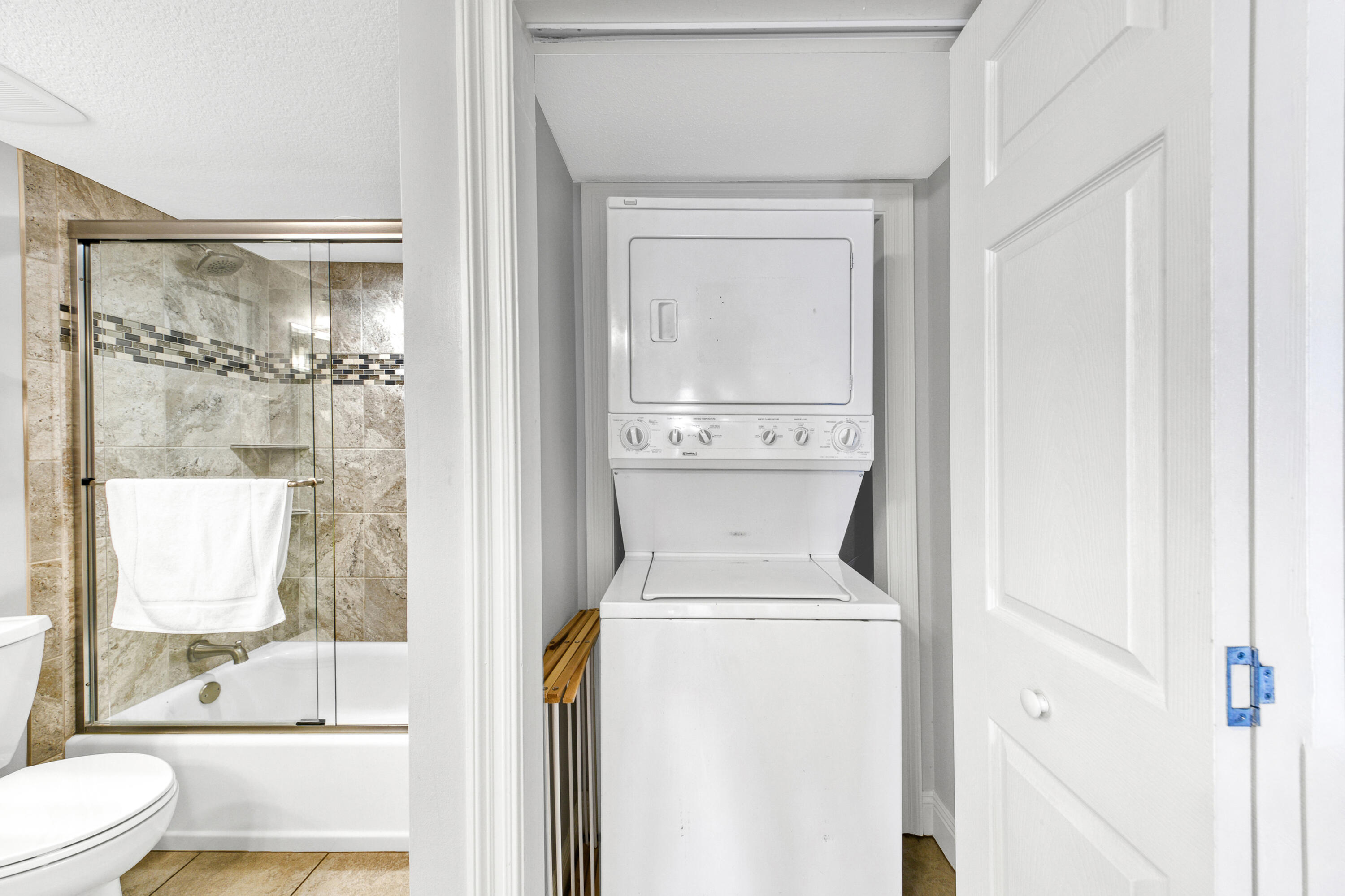 SHORELINE TOWERS 11 - Residential