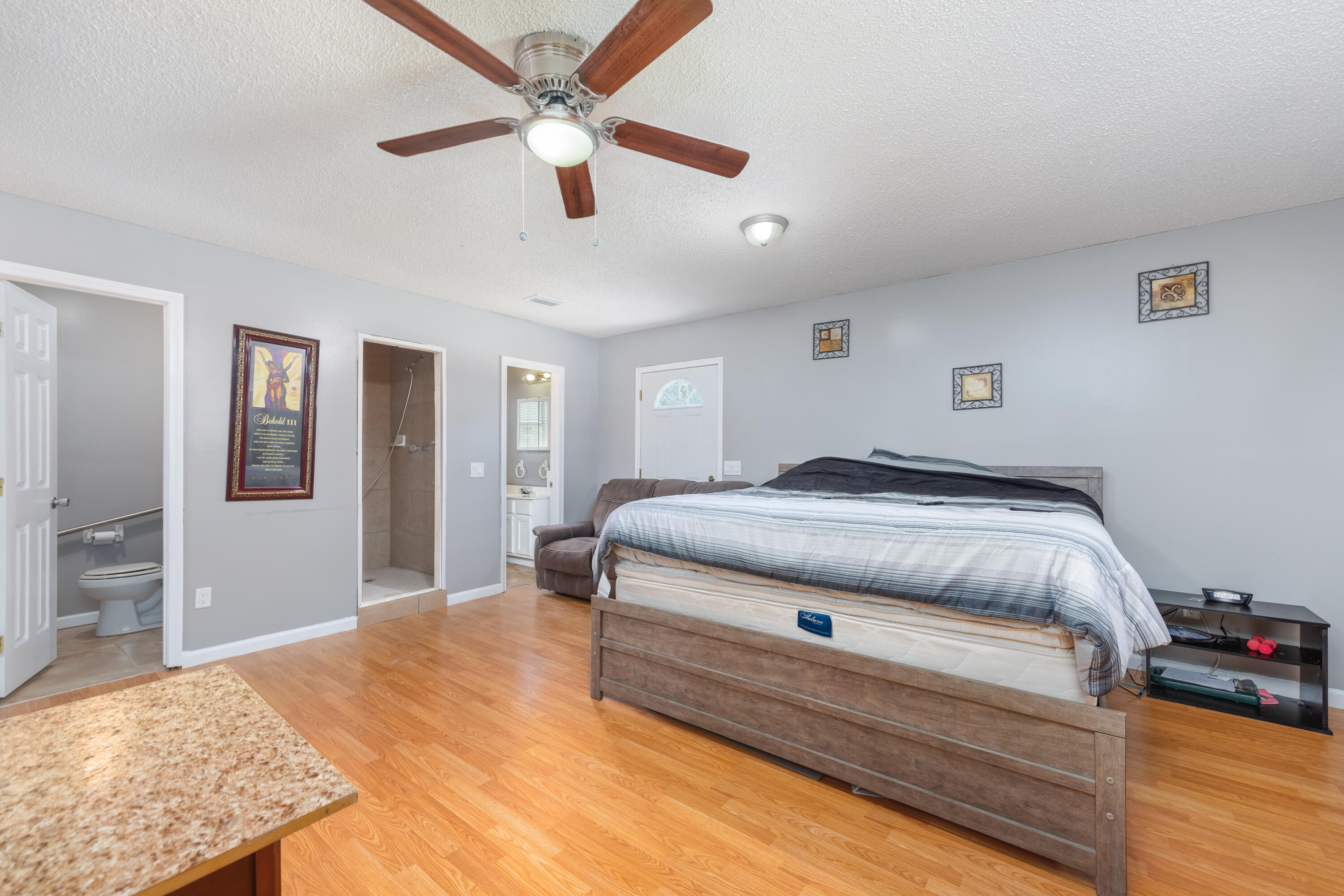 CRESCENT SHORES - Residential