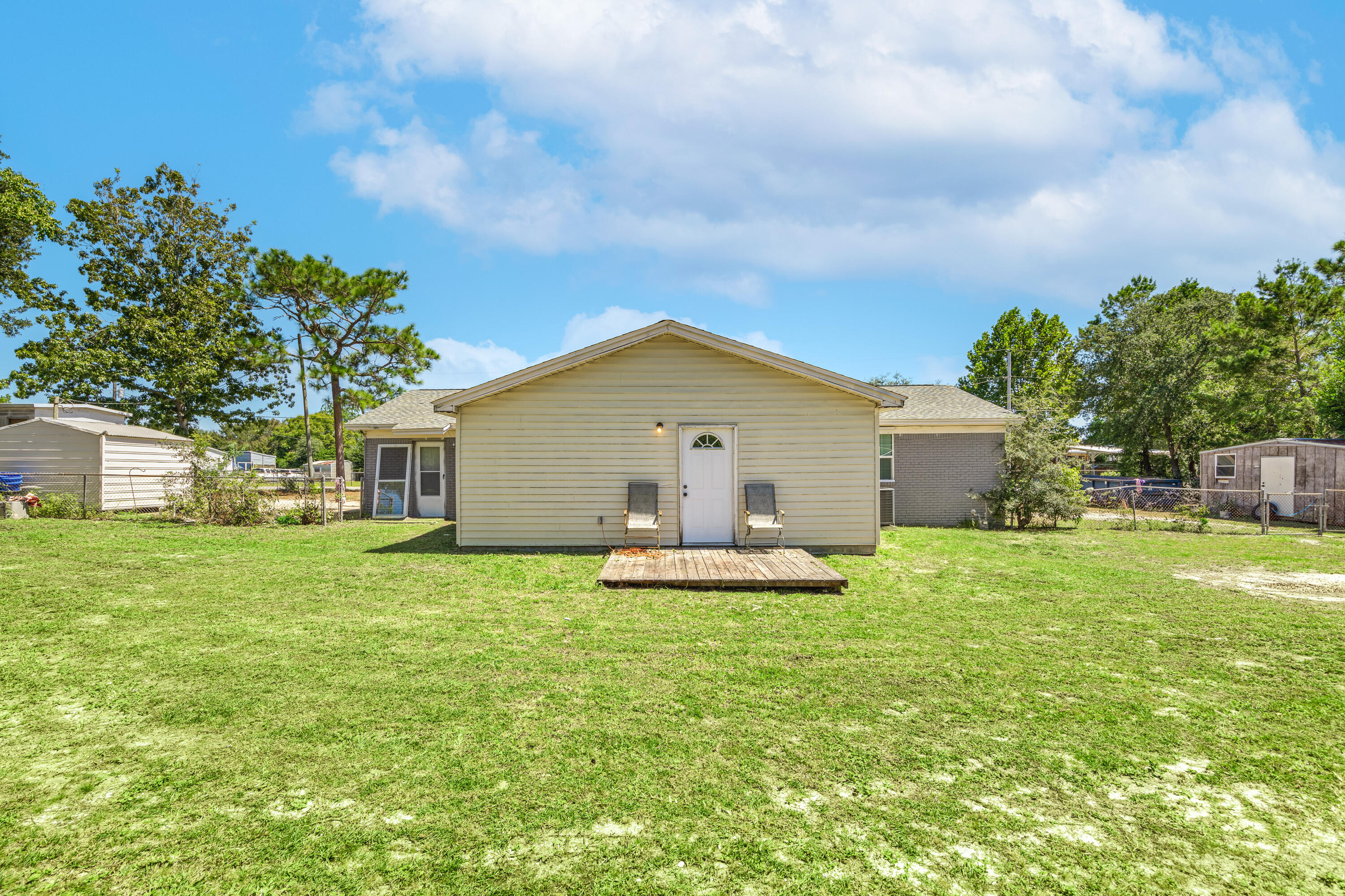 CRESCENT SHORES - Residential