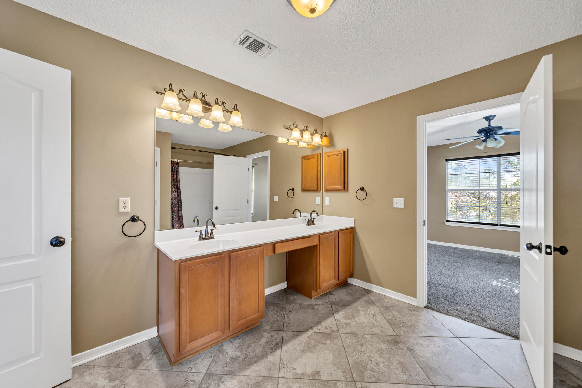 EMERALD LAKES PH 3 - Residential