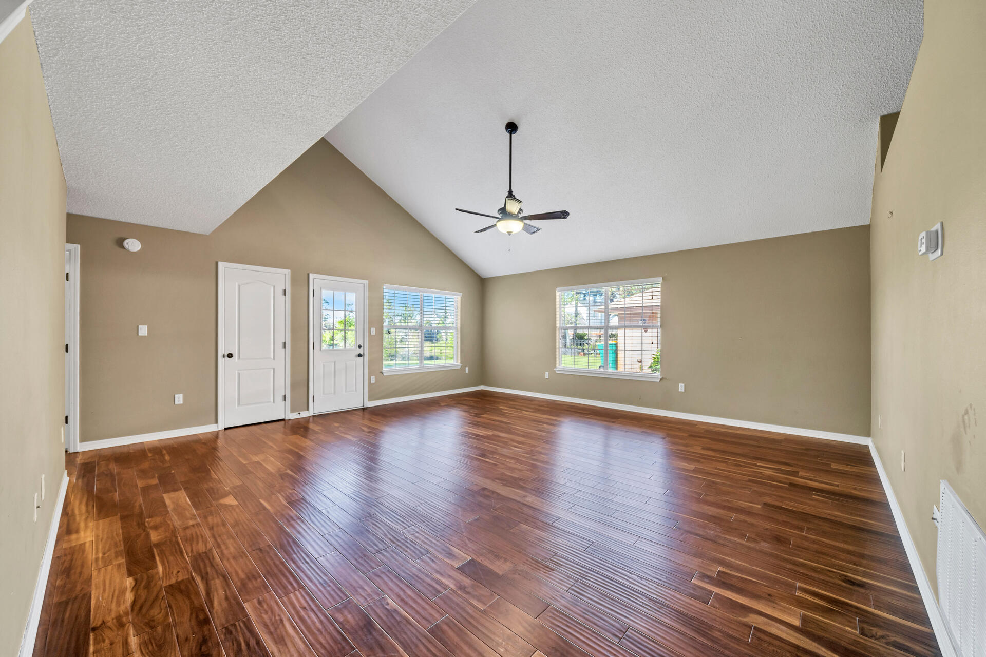 EMERALD LAKES PH 3 - Residential