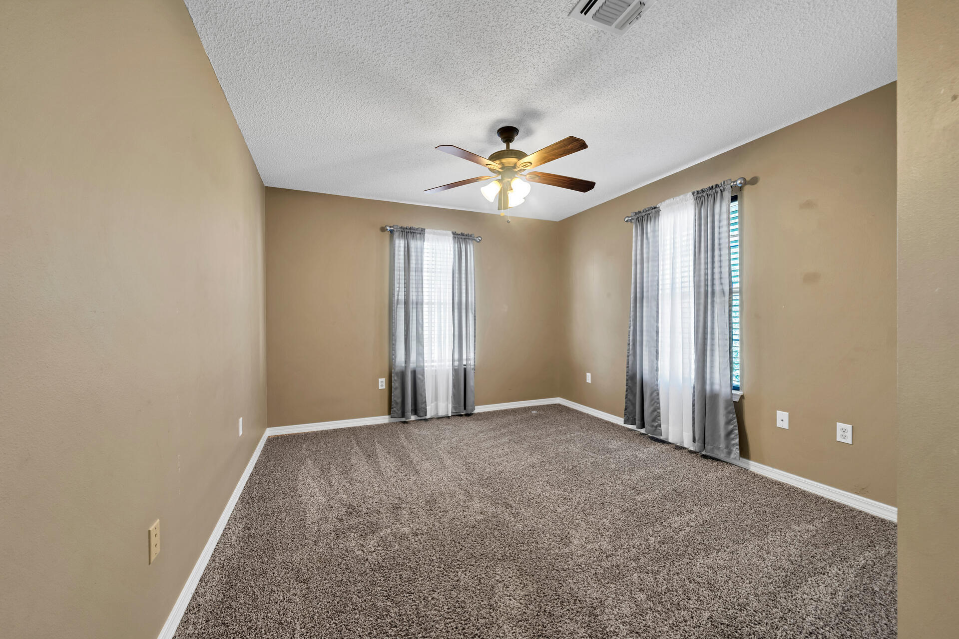 EMERALD LAKES PH 3 - Residential