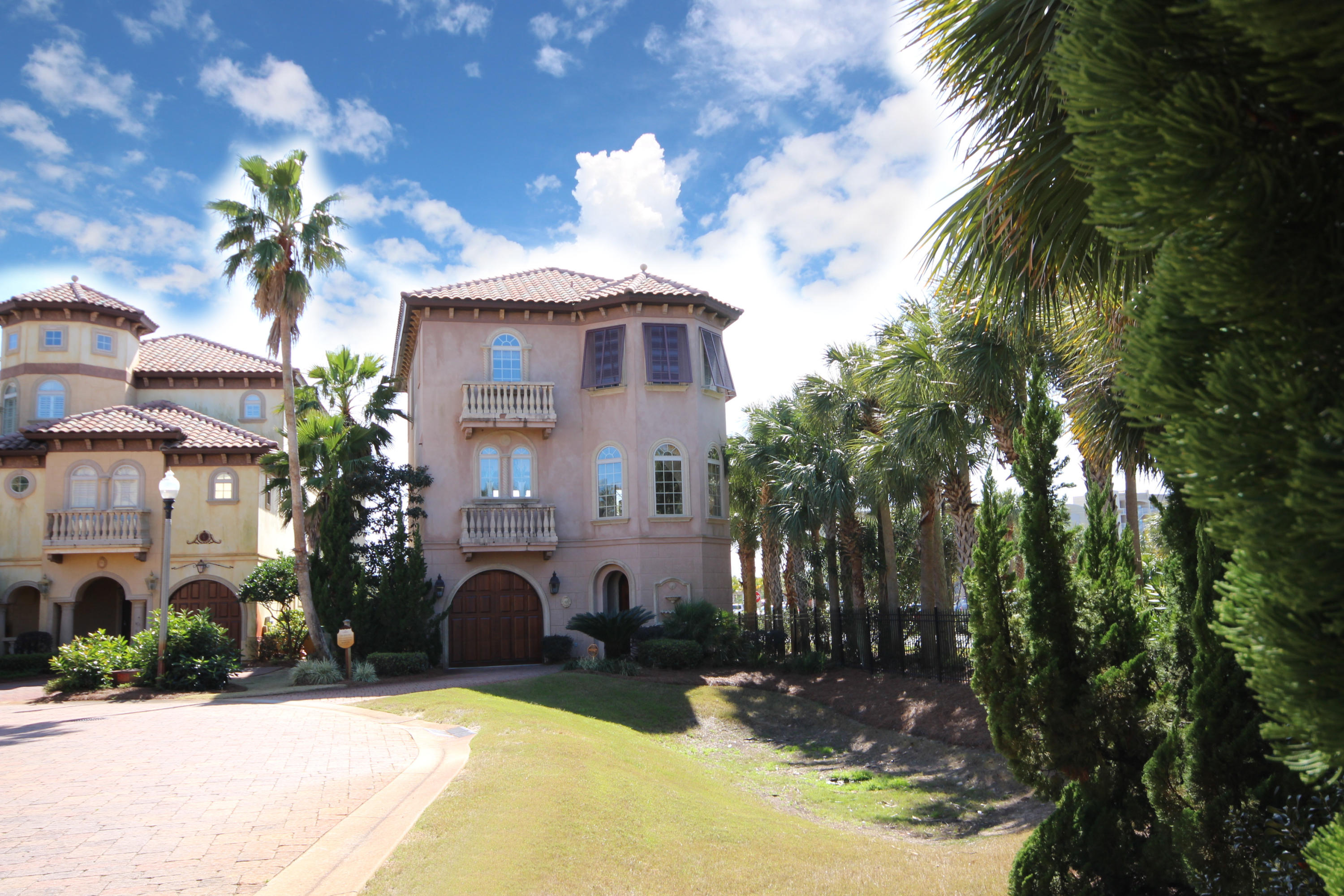 SAINT TROPEZ - Residential