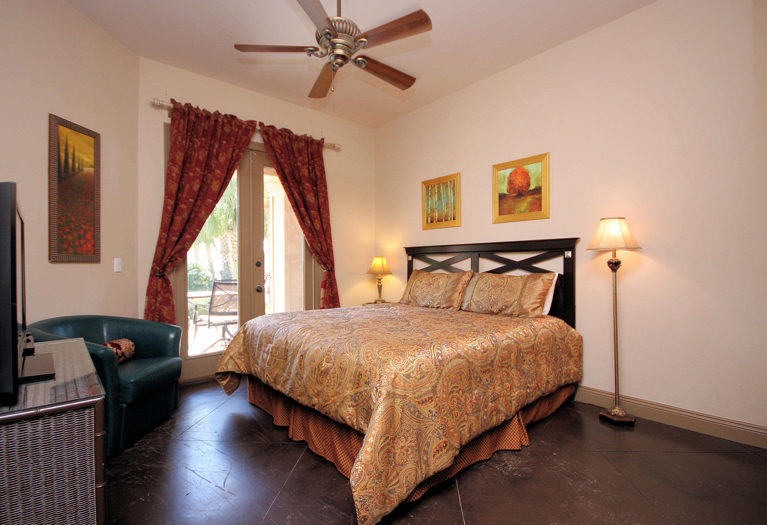 SAINT TROPEZ - Residential