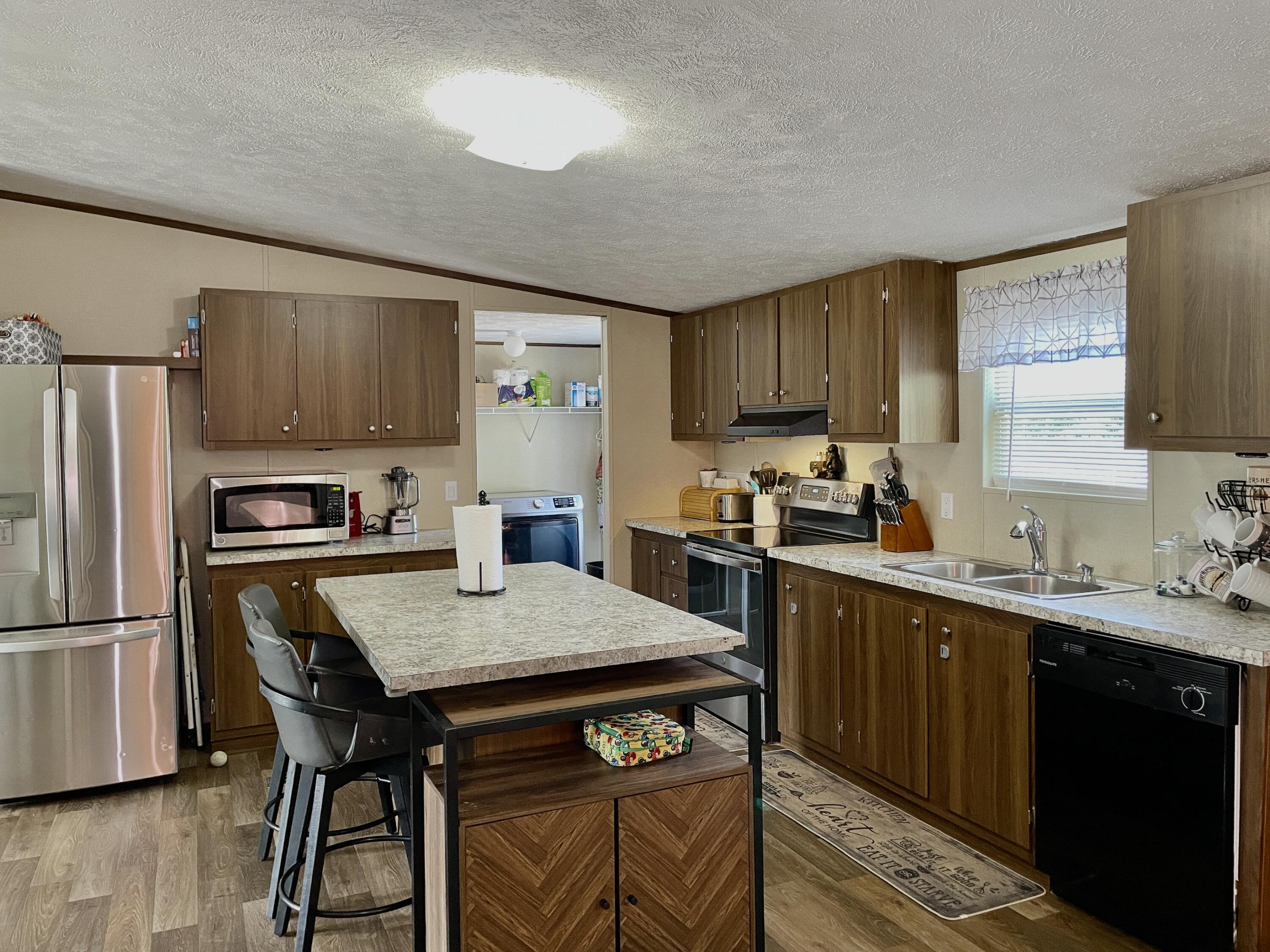 GOLDEN ACRES ESTATES - Residential
