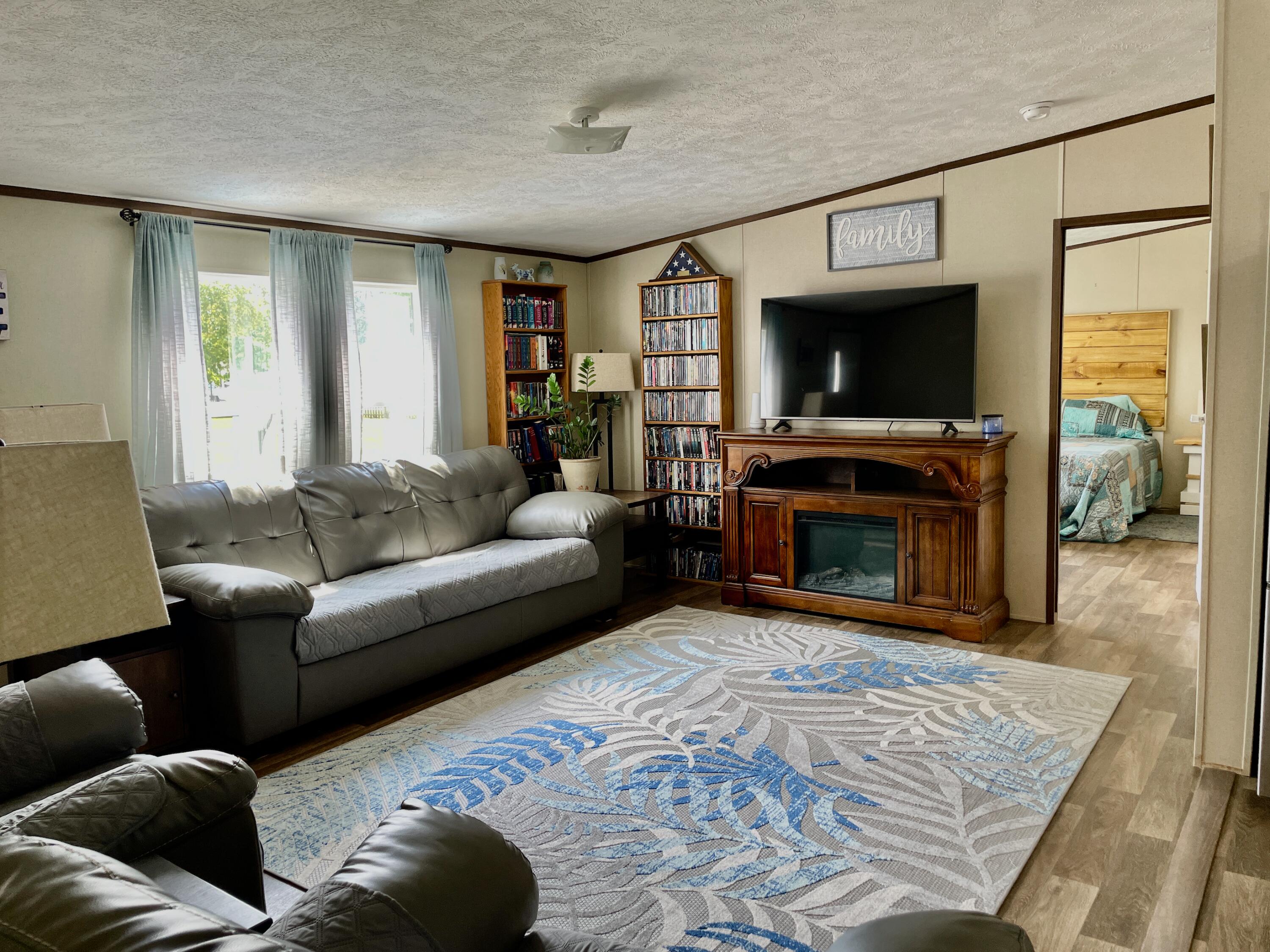 GOLDEN ACRES ESTATES - Residential
