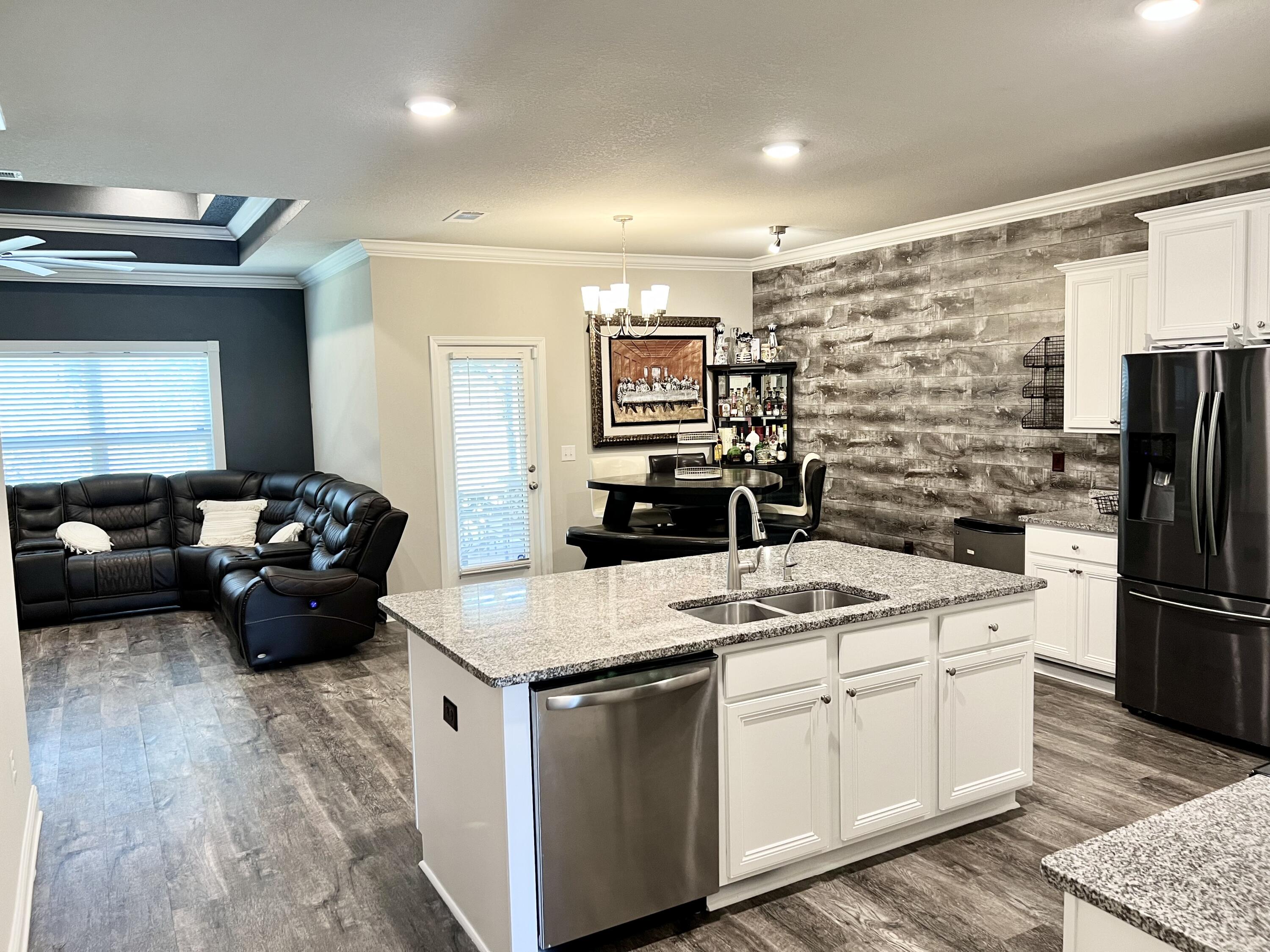 STONEGATE - Residential