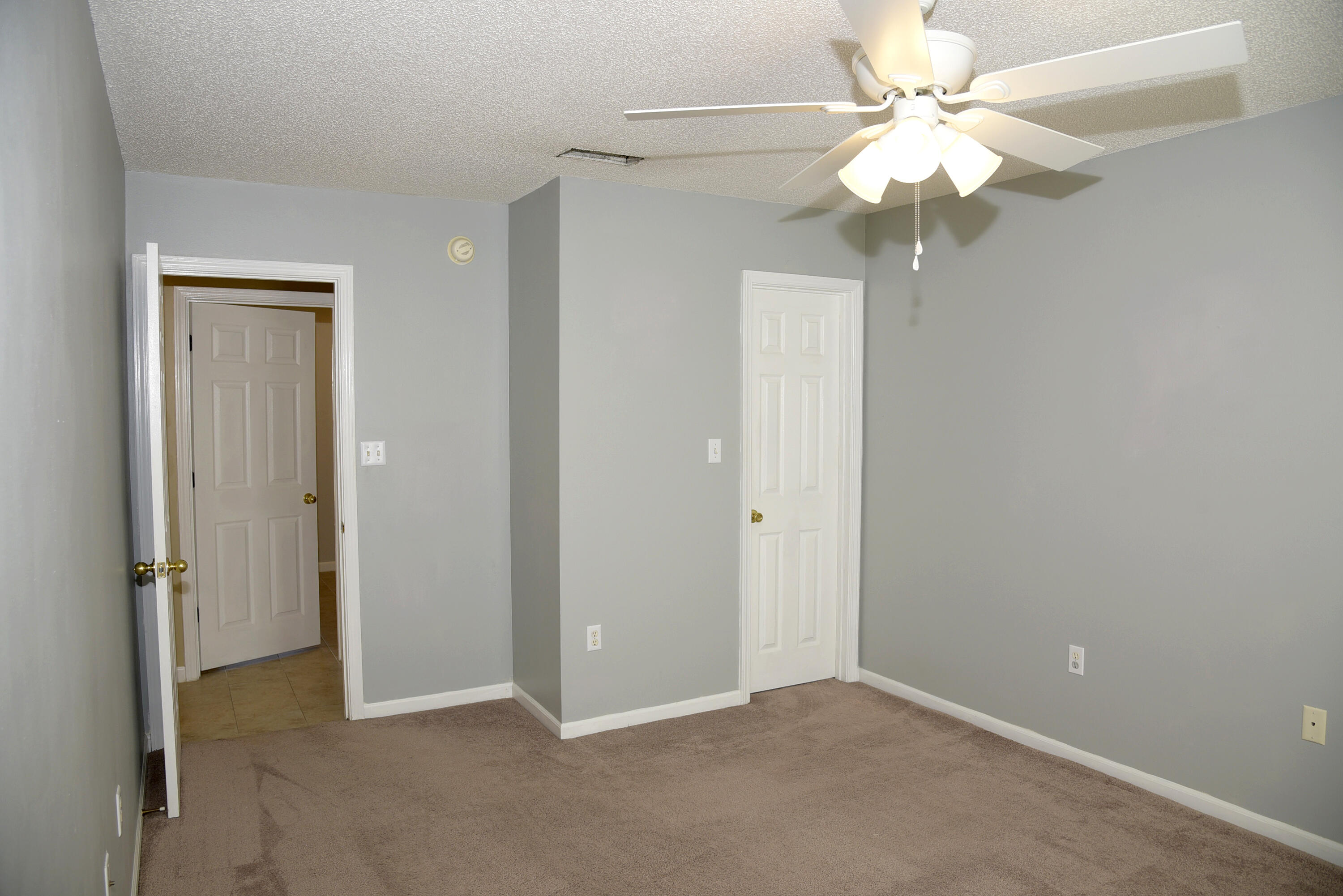 CREEKSIDE - Residential Lease