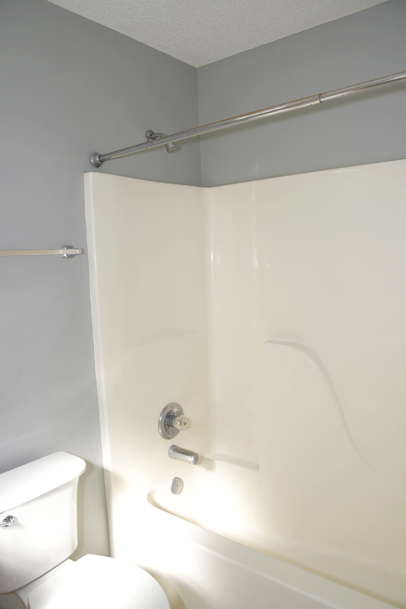 CREEKSIDE - Residential Lease