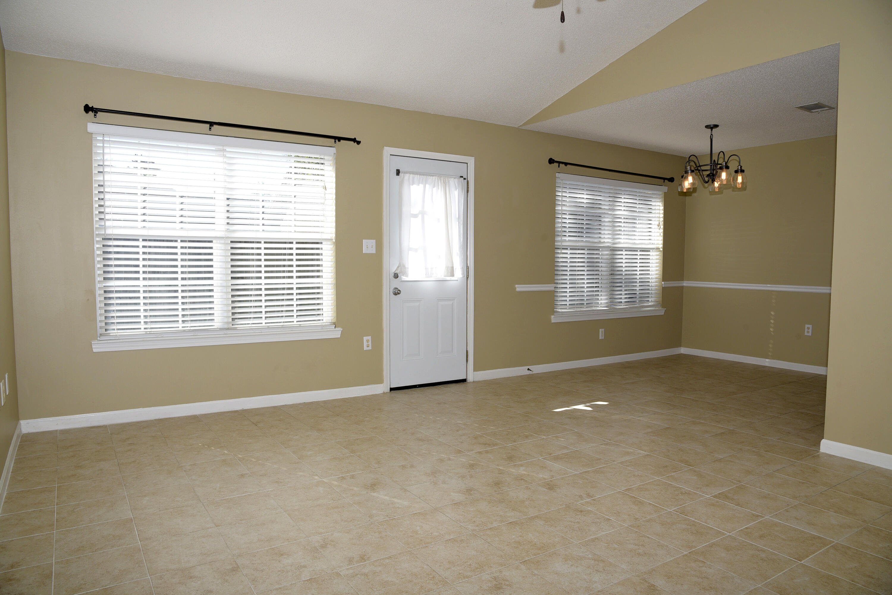 CREEKSIDE - Residential Lease