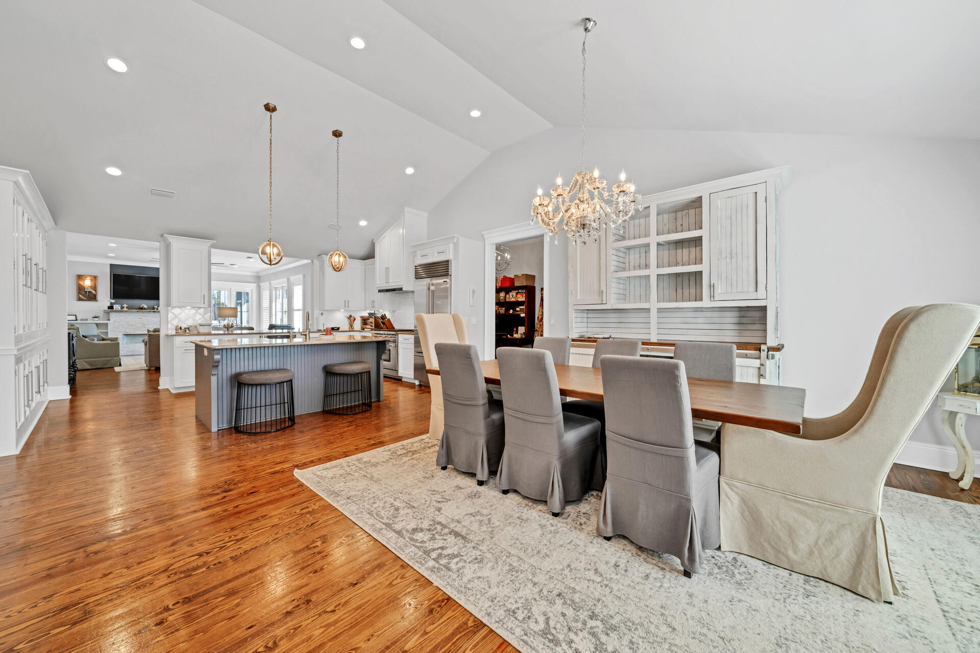 THOMPSON PLANTATION - Residential