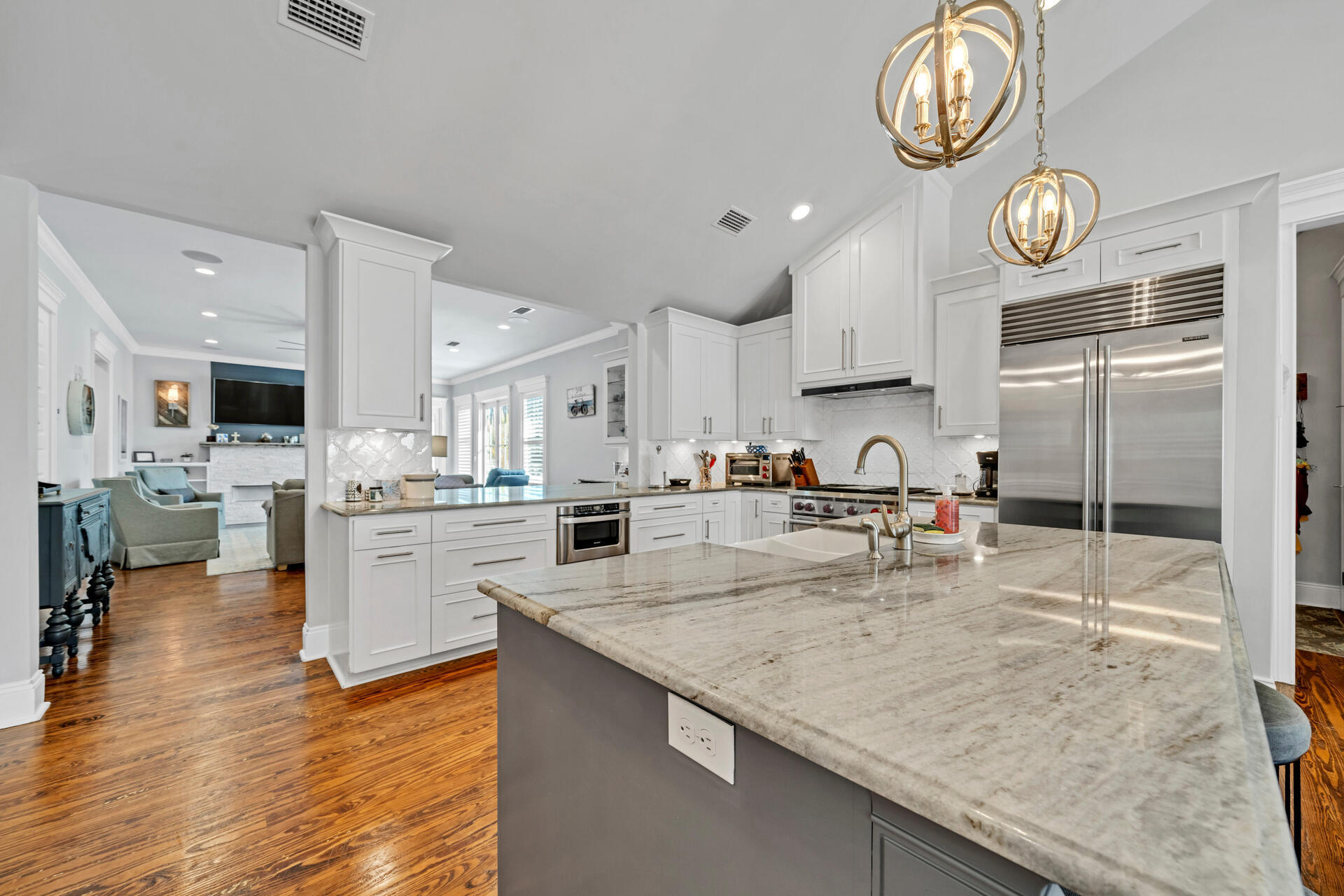 THOMPSON PLANTATION - Residential