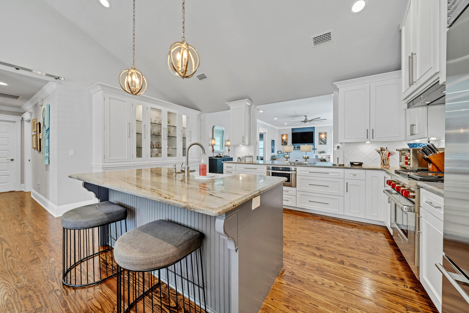 THOMPSON PLANTATION - Residential