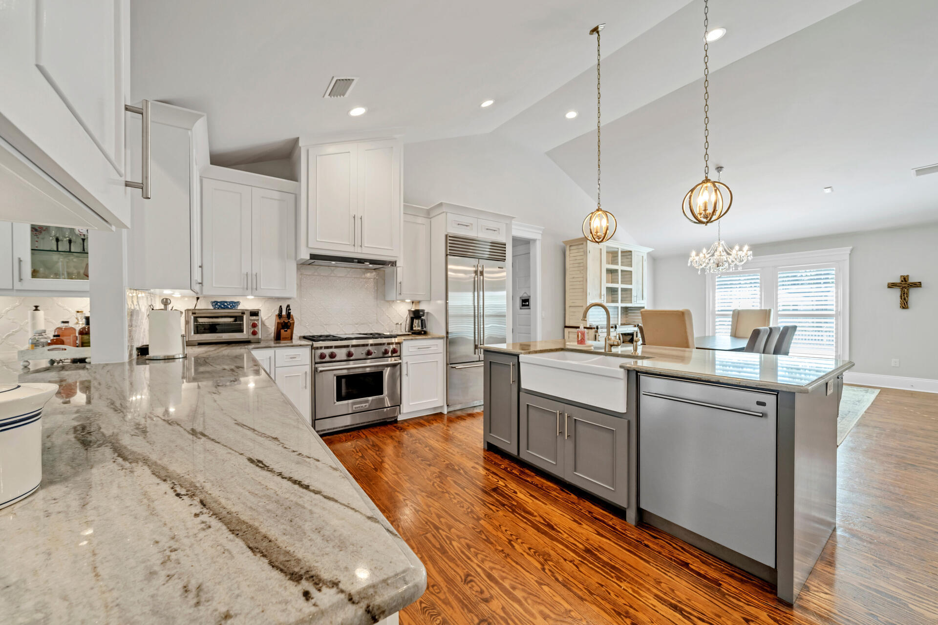 THOMPSON PLANTATION - Residential