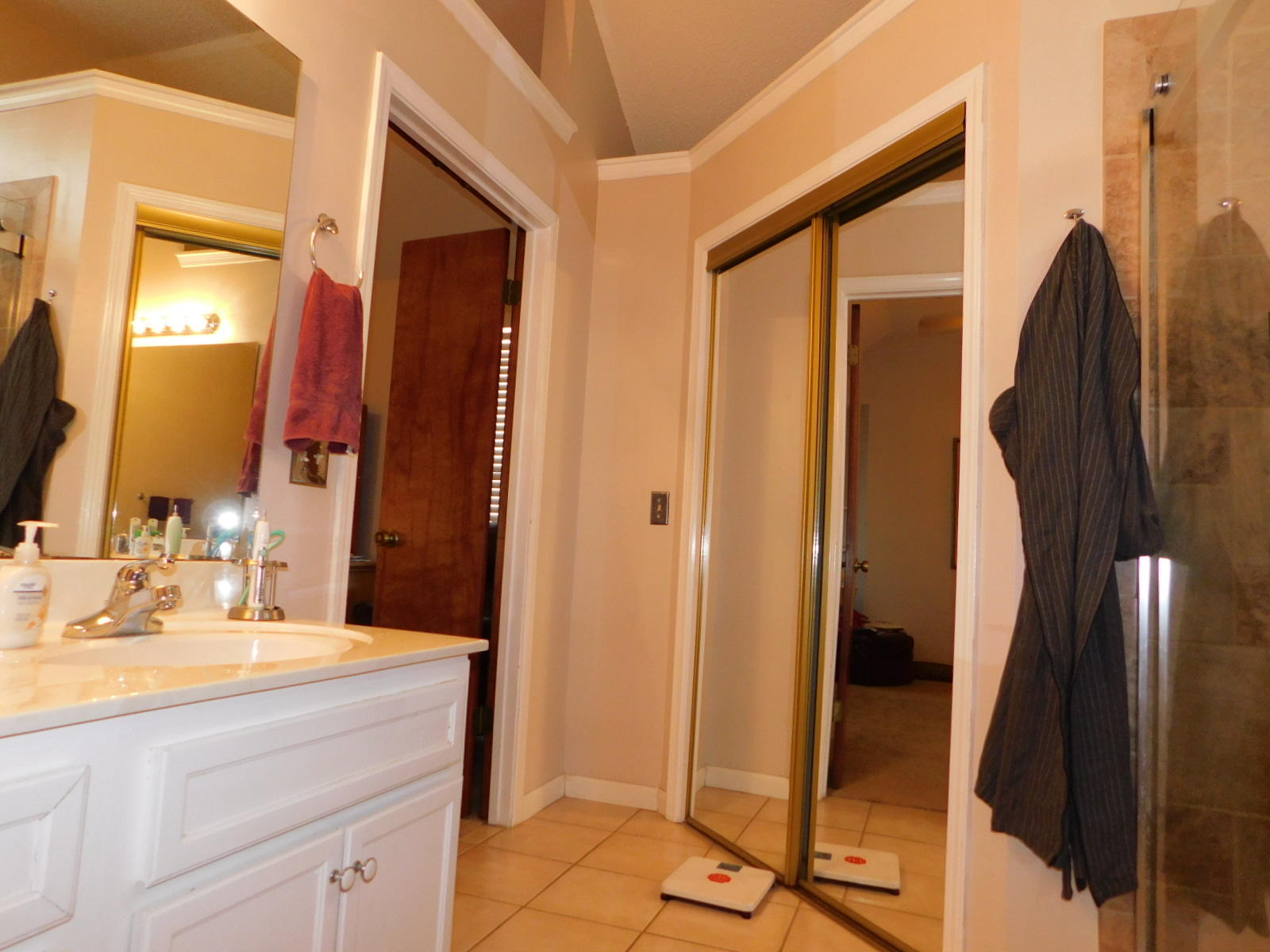 FOX DEN VILLAGES - Residential