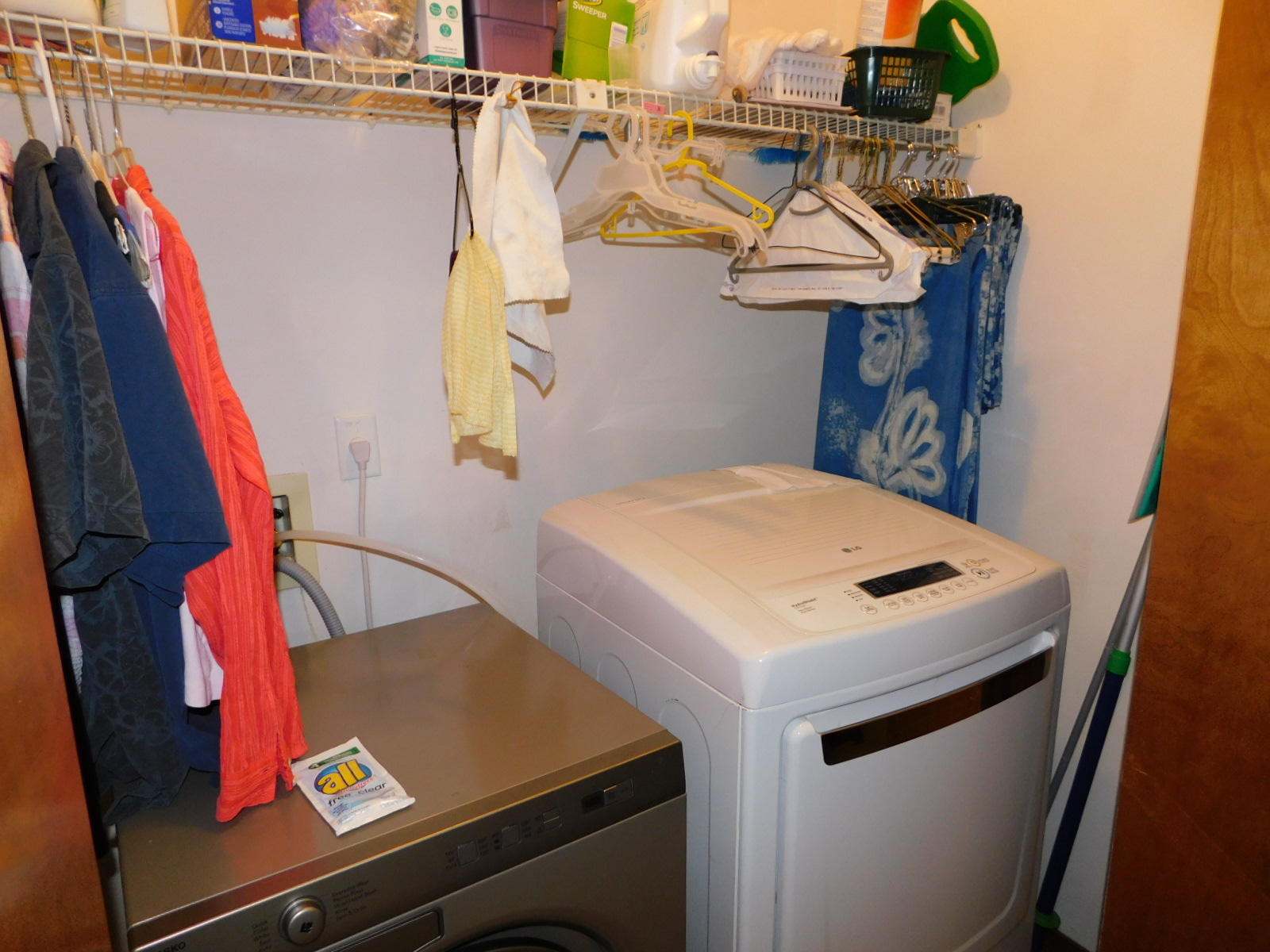 FOX DEN VILLAGES - Residential