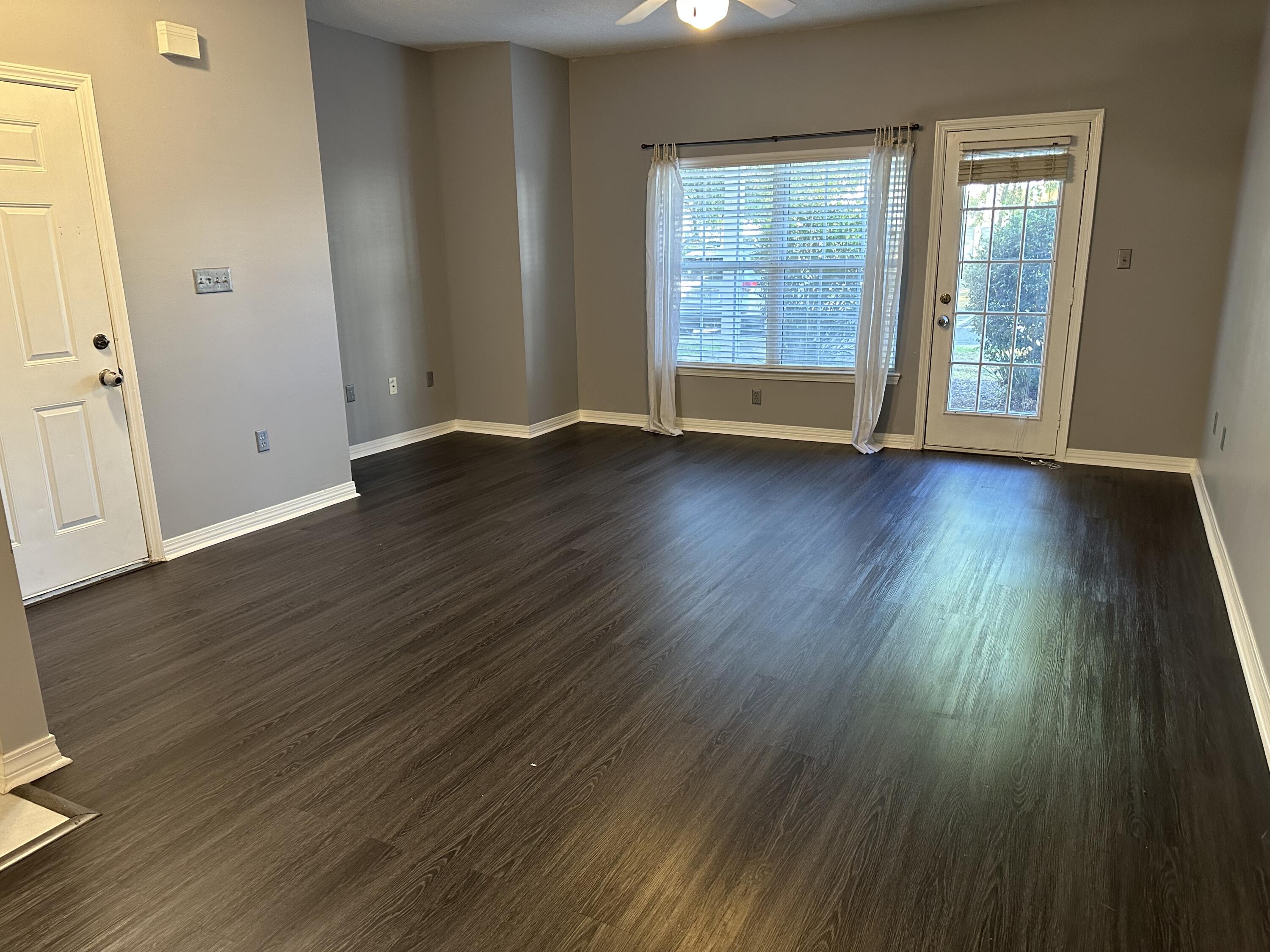 THE OAKS AT NICEVILLE - Residential Lease