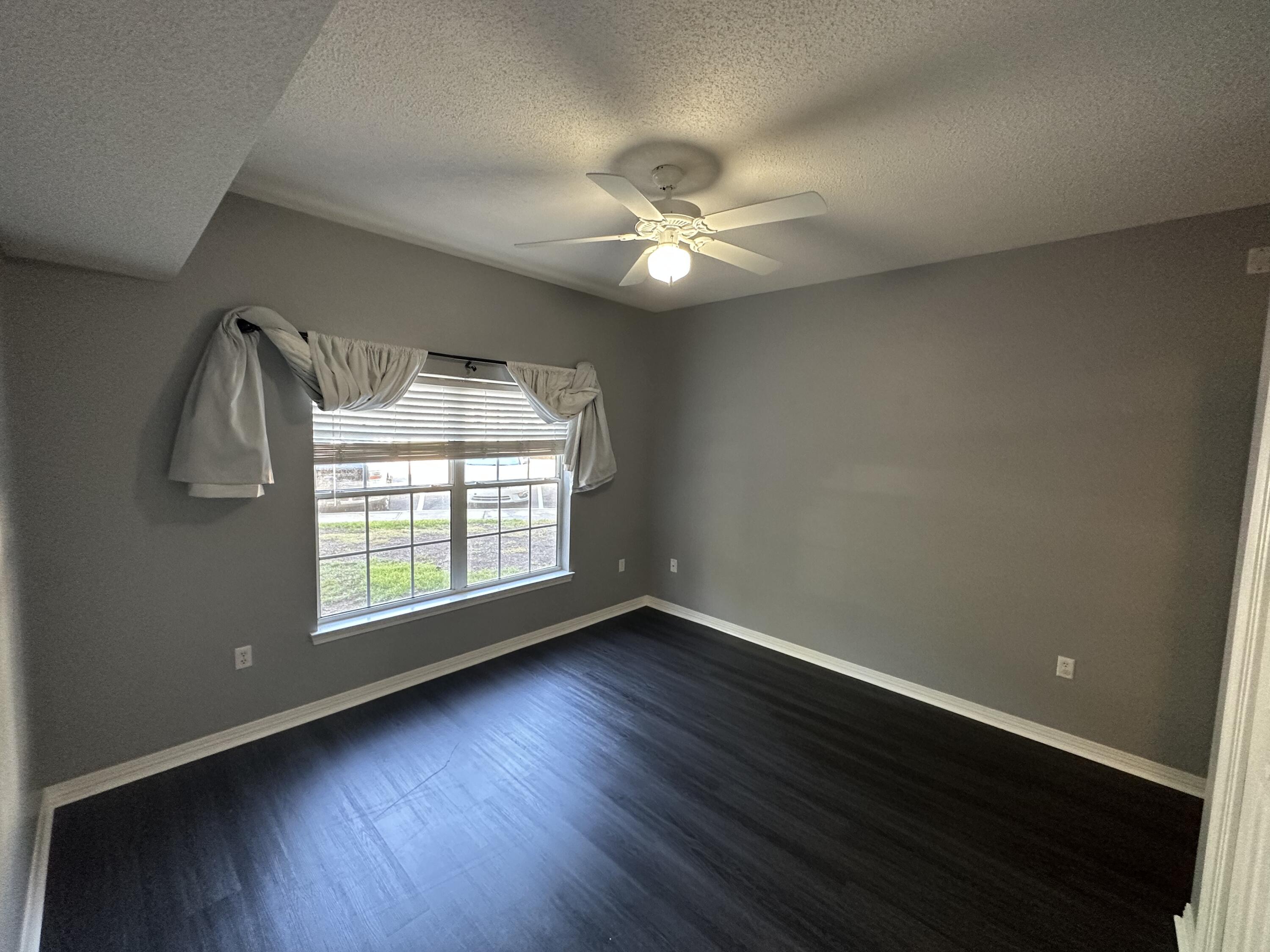 THE OAKS AT NICEVILLE - Residential Lease