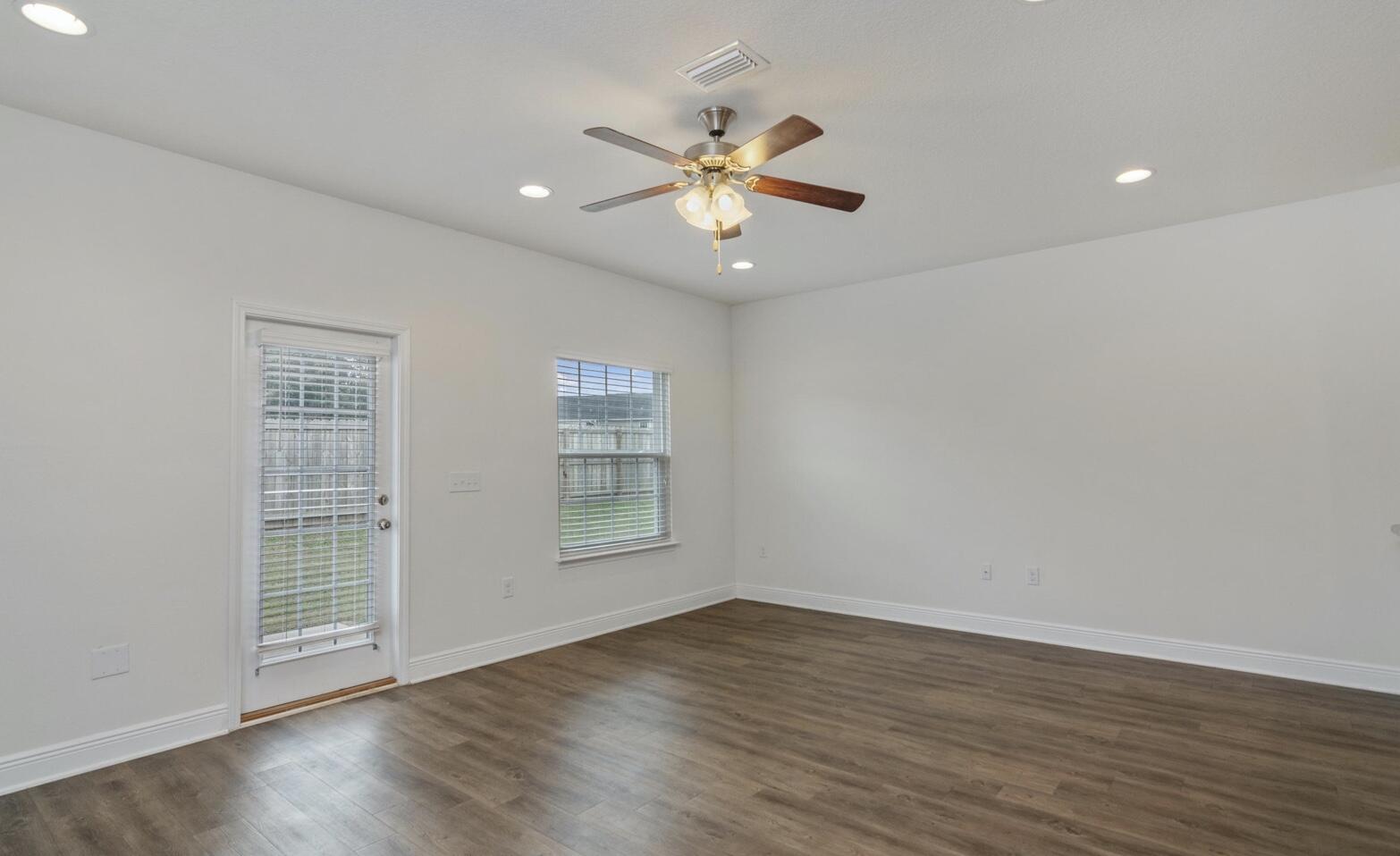 IRON HORSE T/H - Residential