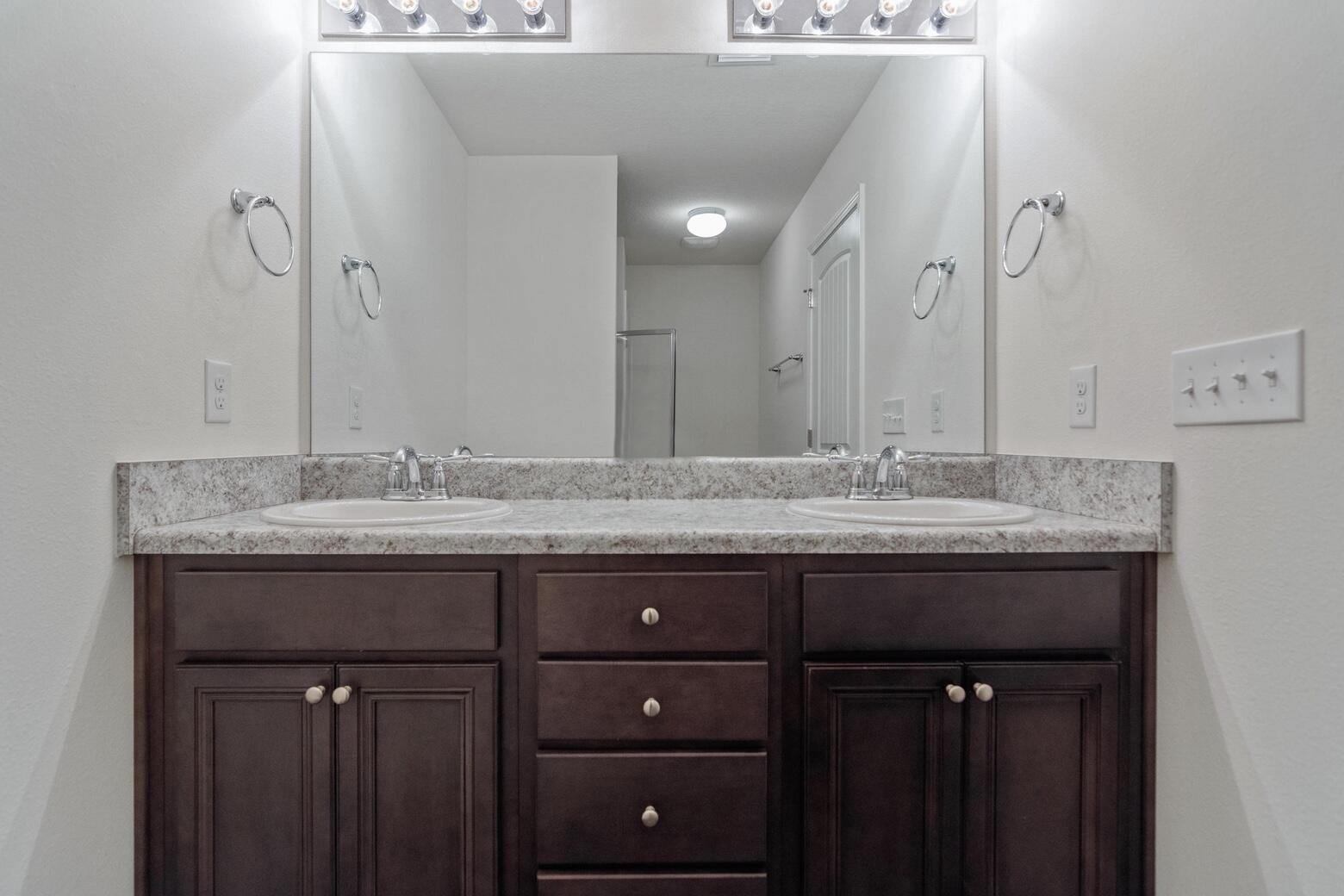 IRON HORSE T/H - Residential