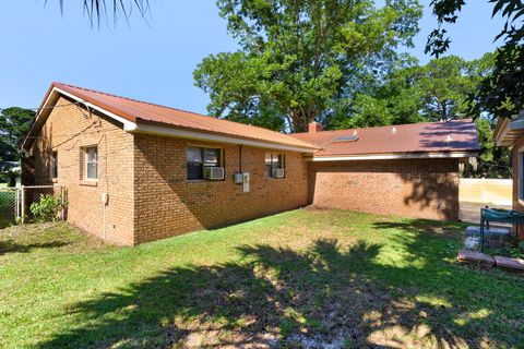 A home in Fort Walton Beach