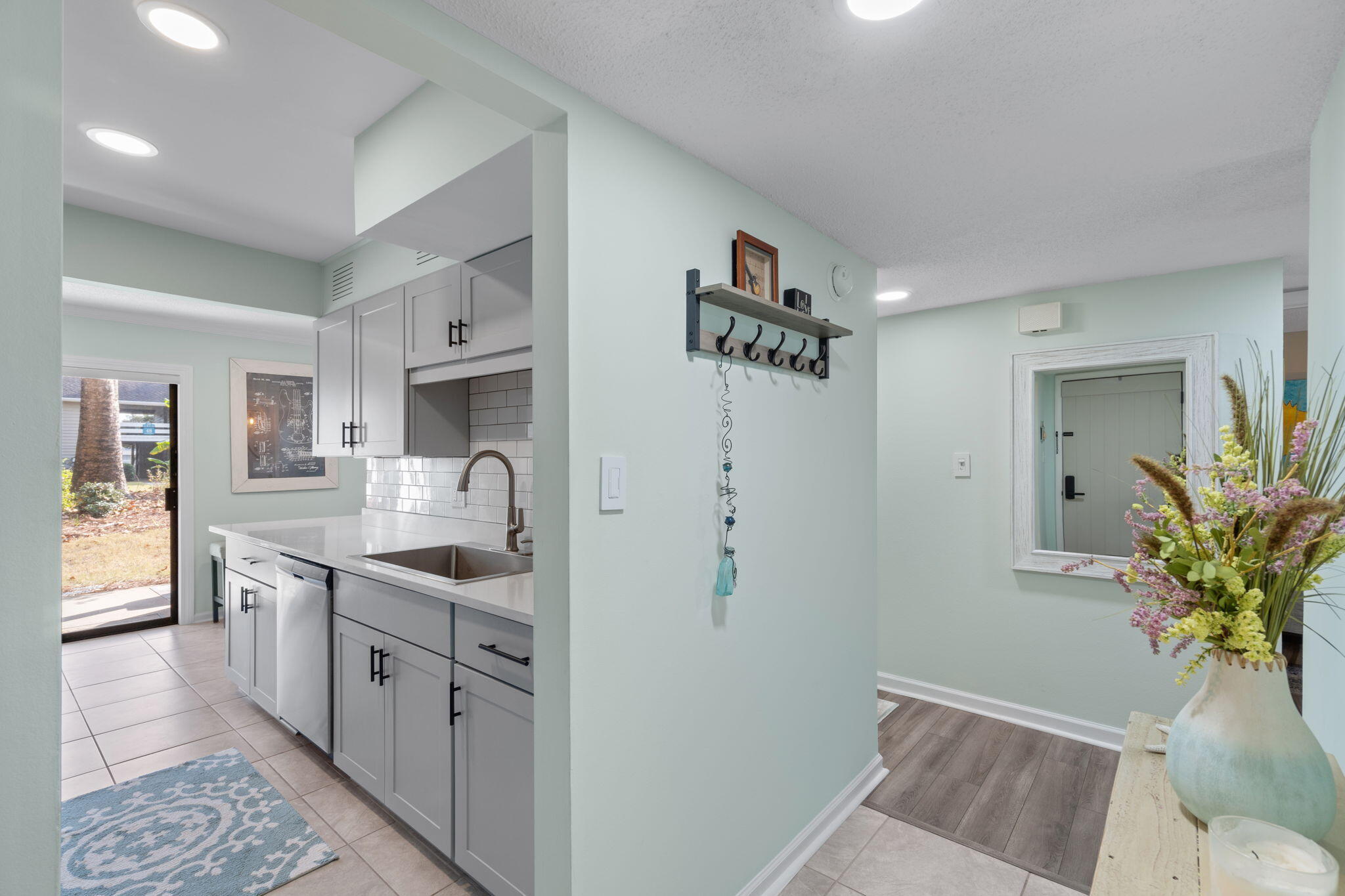 SEASCAPE CONDO GARDEN VILLA - Residential