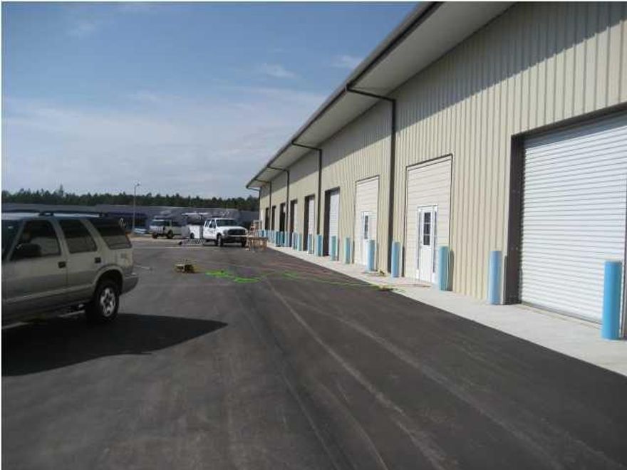 36,000 sq. ft. office warehouse space in Beach Commerce Park (only two (2) miles west of Highway 79). Dividable into 8 spaces 4,500 sq. ft. each. Ceiling height 20 ft.. Built in 2008, never used. Great for owner/user or breakup into smaller space @ $4.00 psf = $144,000 potential income.