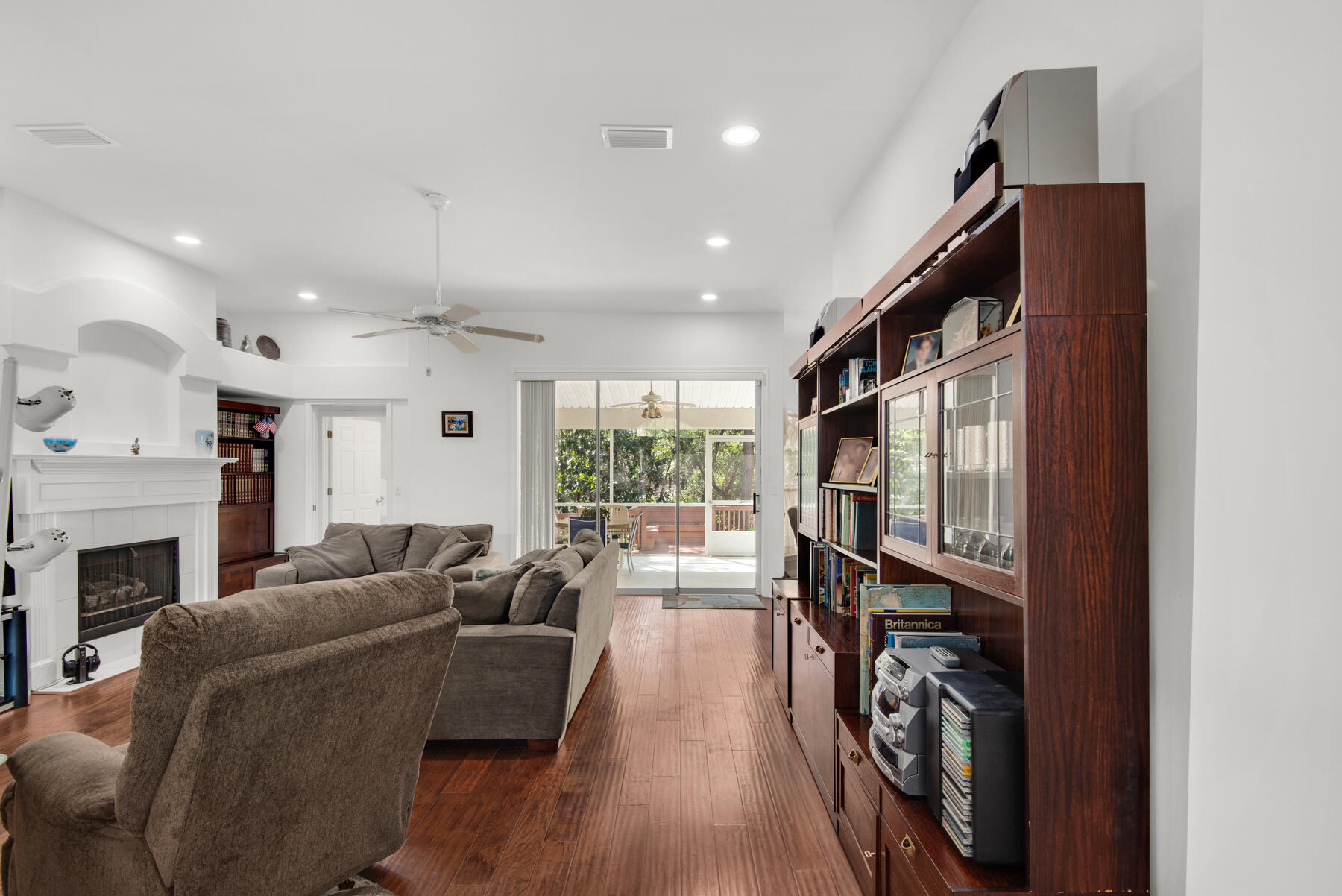 ROCKY BAYOU COUNTRY CLUB ESTATES 8 - Residential