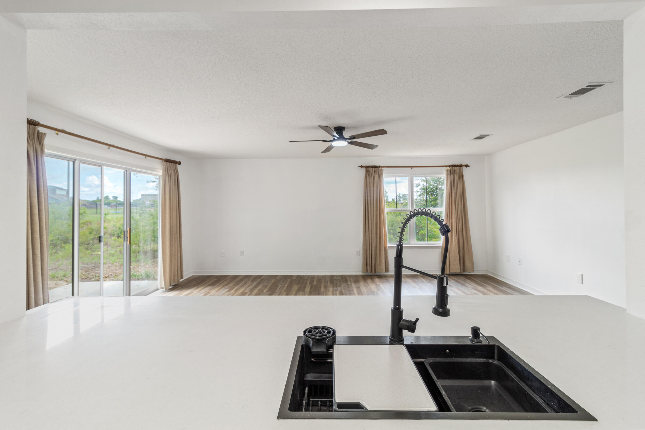 HUNTERS' RIDGE - Residential