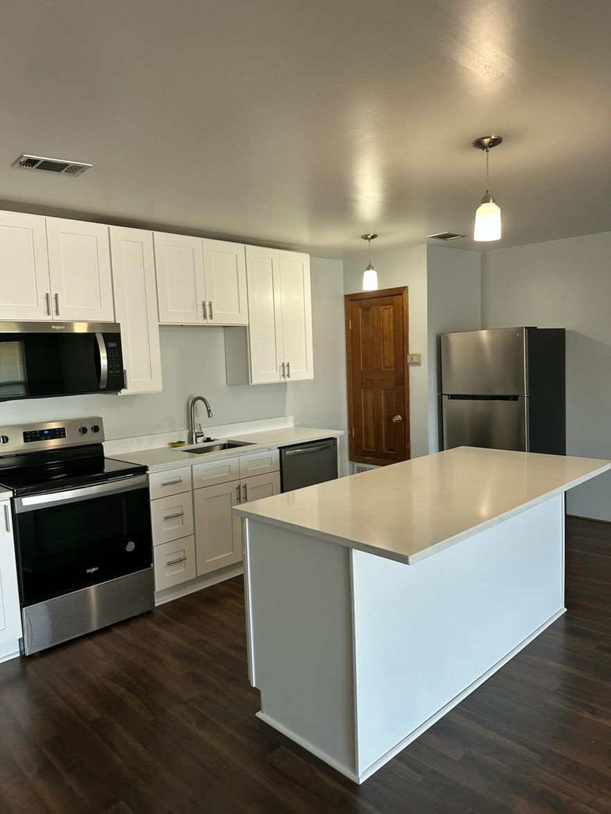 Second-floor studio apartment available for rent at $1,200 per month with a $1,200 security deposit. One-year lease required.Conveniently located in downtown Destin, just minutes from the beaches, dining, and shopping. This updated unit features a full-size kitchen with stainless steel appliances and quartz countertops, durable plank flooring, and a stackable washer and dryer. The bathroom includes a beautifully tiled walk-in shower, and the entire apartment has been freshly painted for a clean, modern feel.