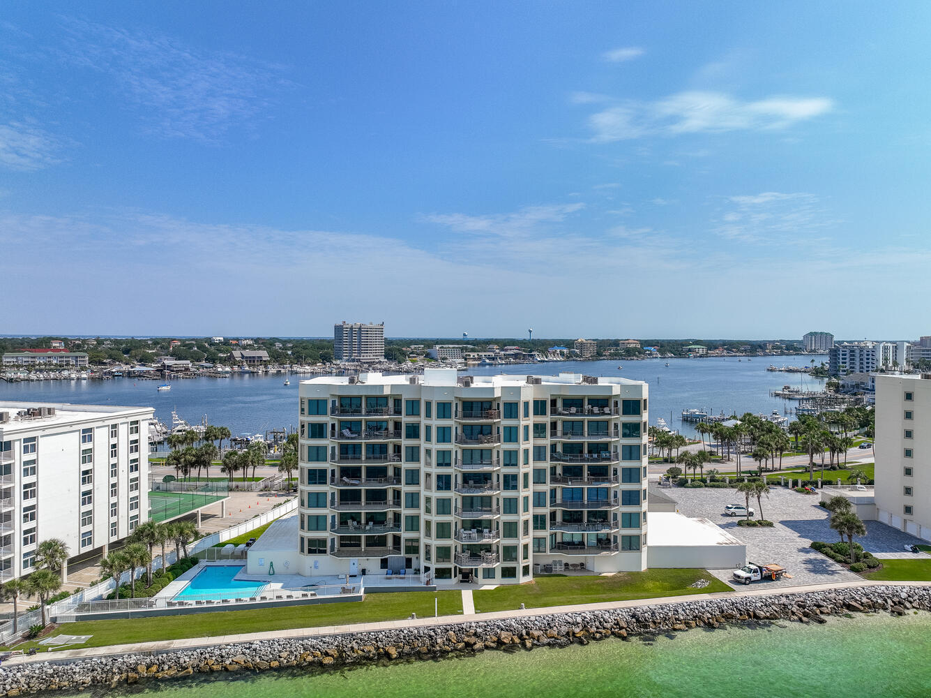 WATERVIEW TOWERS YACHT CLUB - Residential
