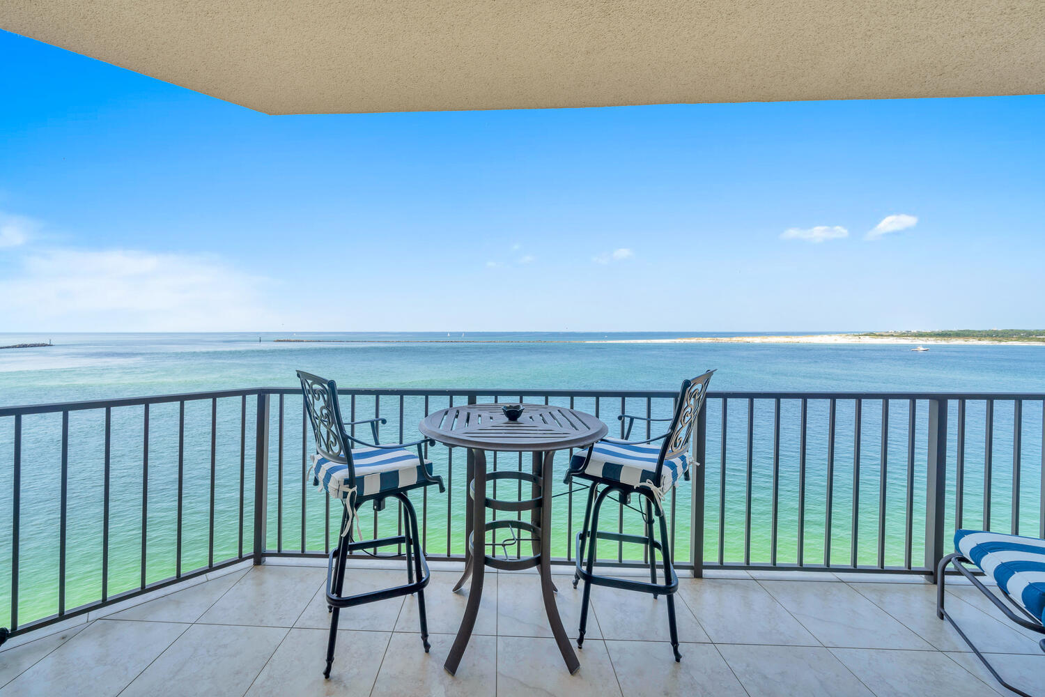 WATERVIEW TOWERS YACHT CLUB - Residential