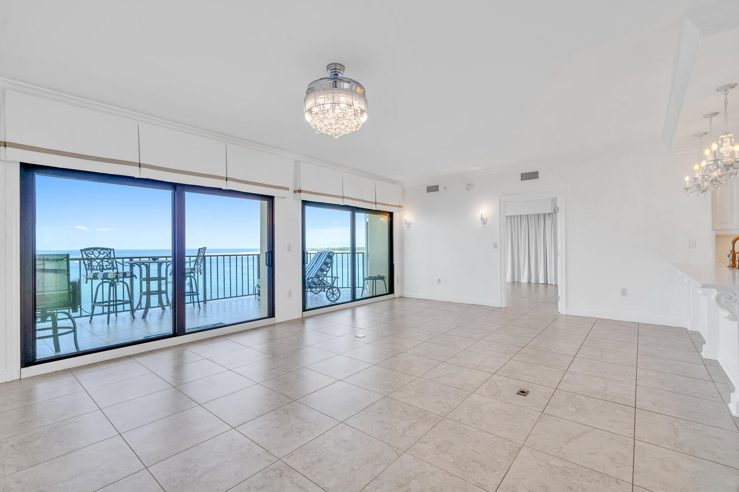 WATERVIEW TOWERS YACHT CLUB - Residential