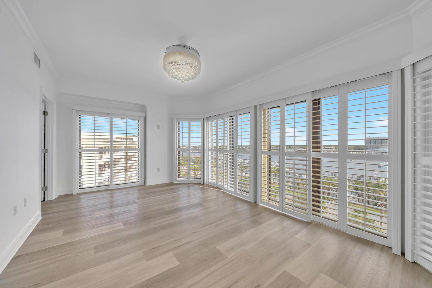 WATERVIEW TOWERS YACHT CLUB - Residential