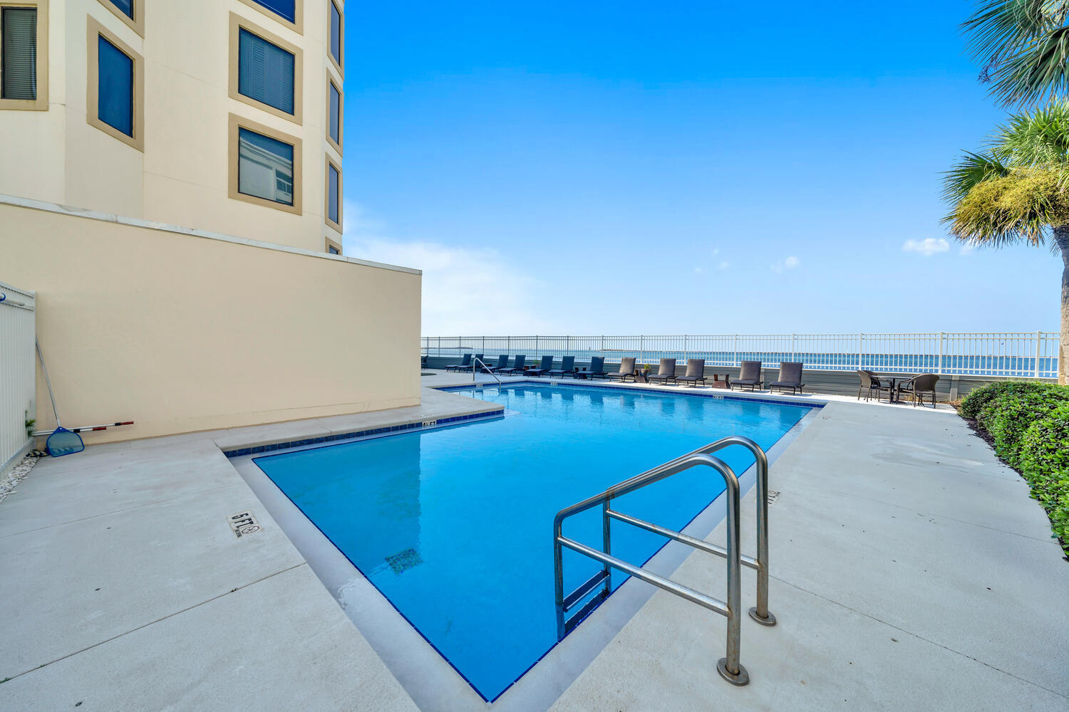 WATERVIEW TOWERS YACHT CLUB - Residential