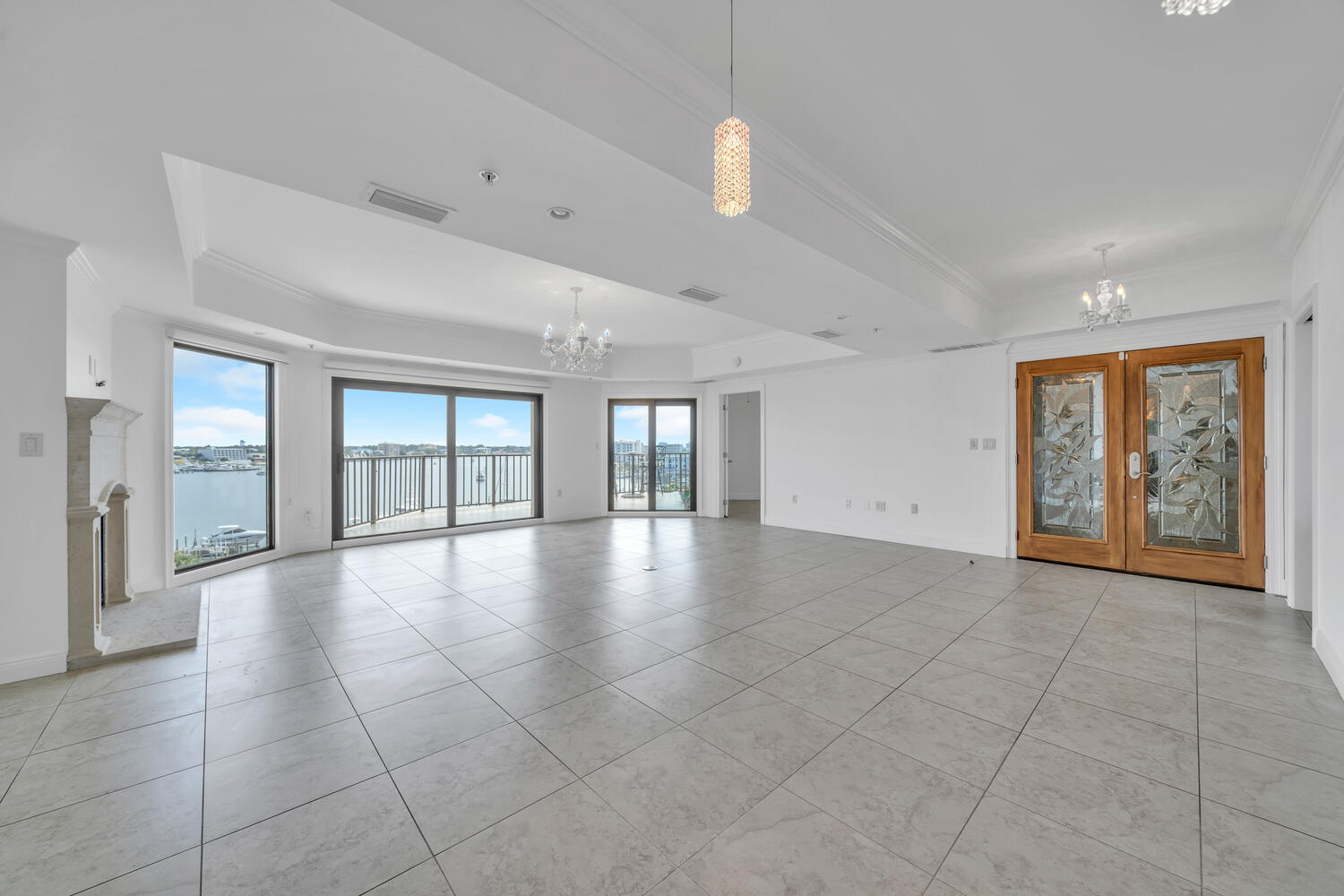 WATERVIEW TOWERS YACHT CLUB - Residential