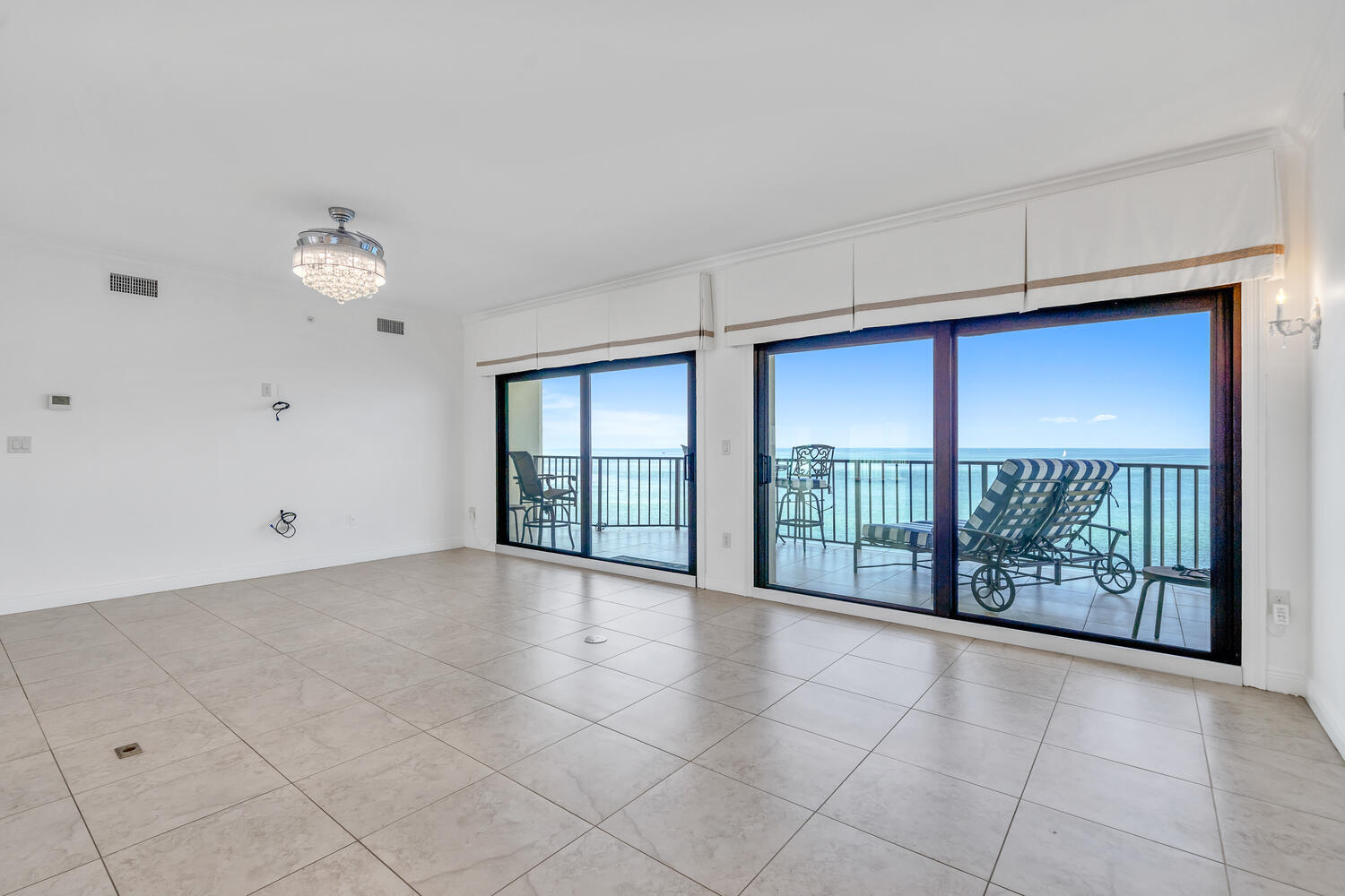 WATERVIEW TOWERS YACHT CLUB - Residential