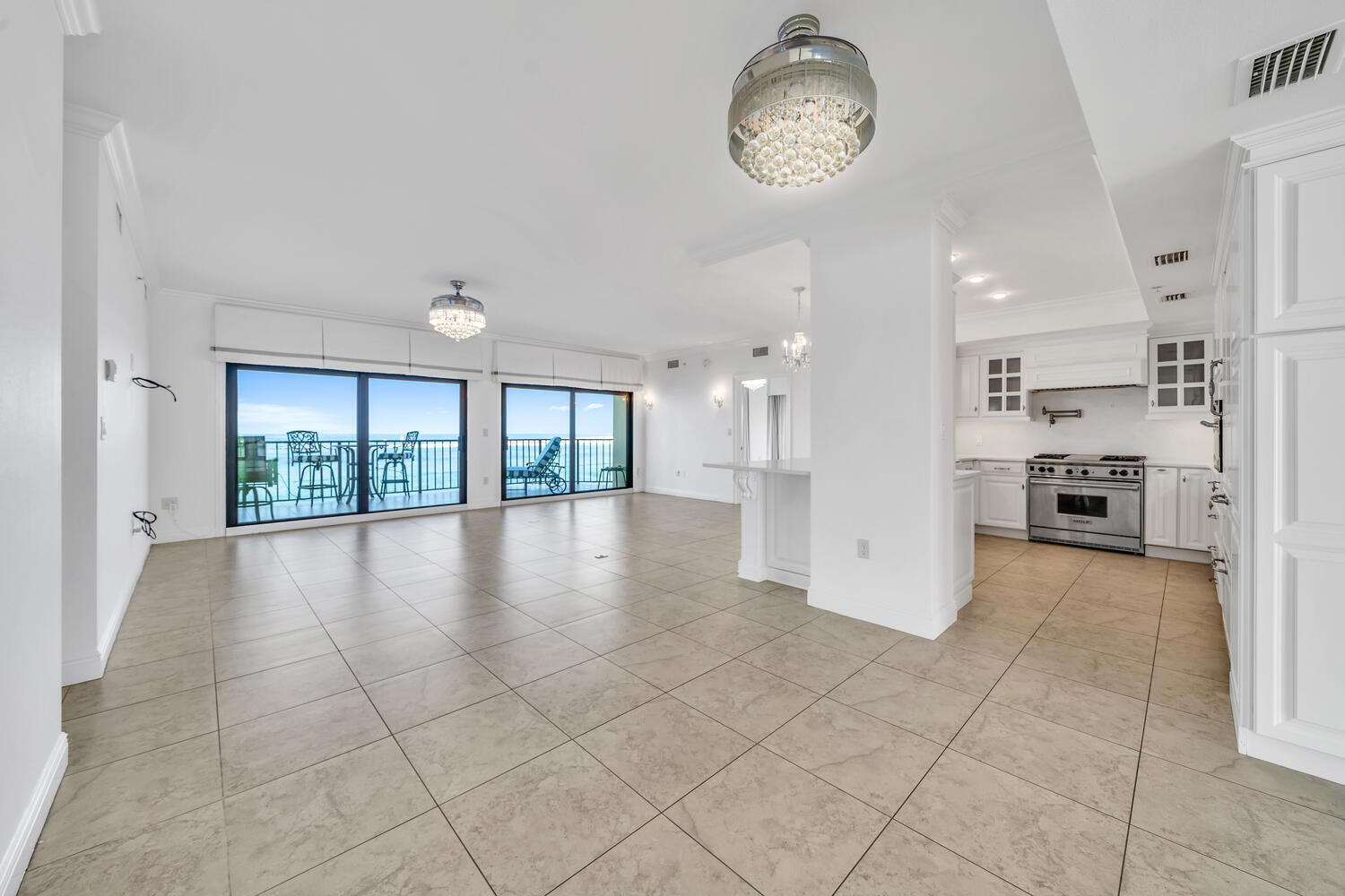 WATERVIEW TOWERS YACHT CLUB - Residential