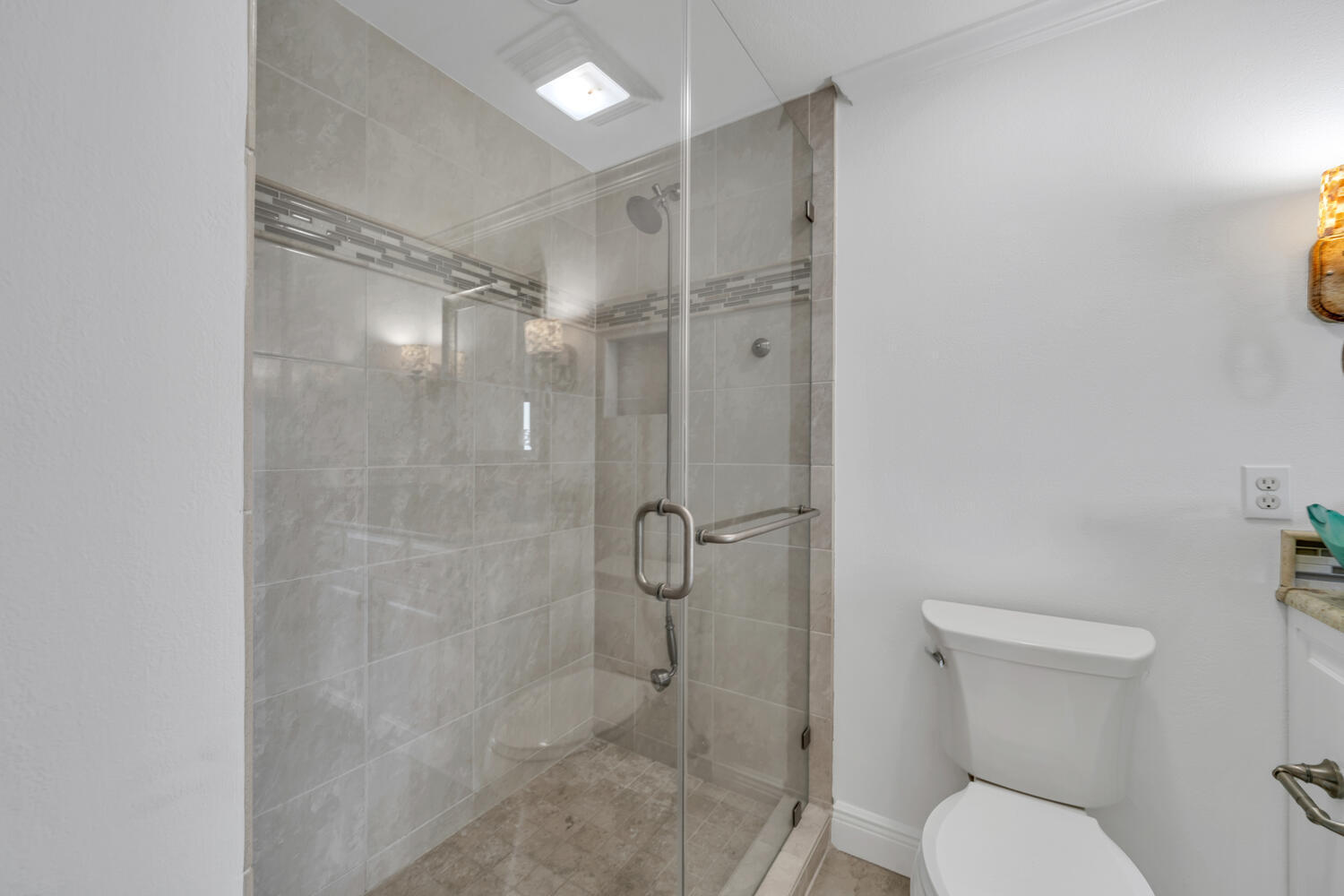 WATERVIEW TOWERS YACHT CLUB - Residential