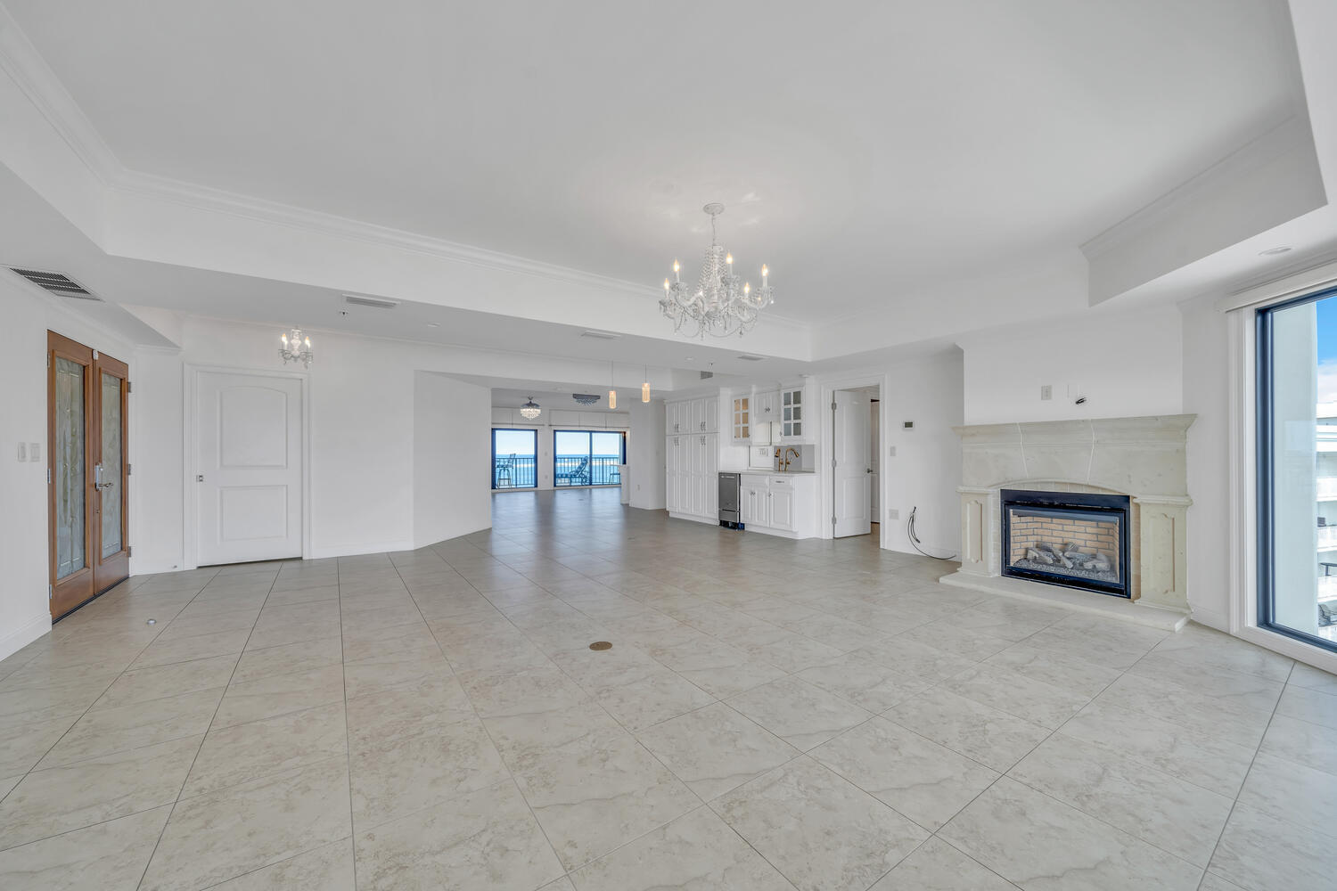 WATERVIEW TOWERS YACHT CLUB - Residential