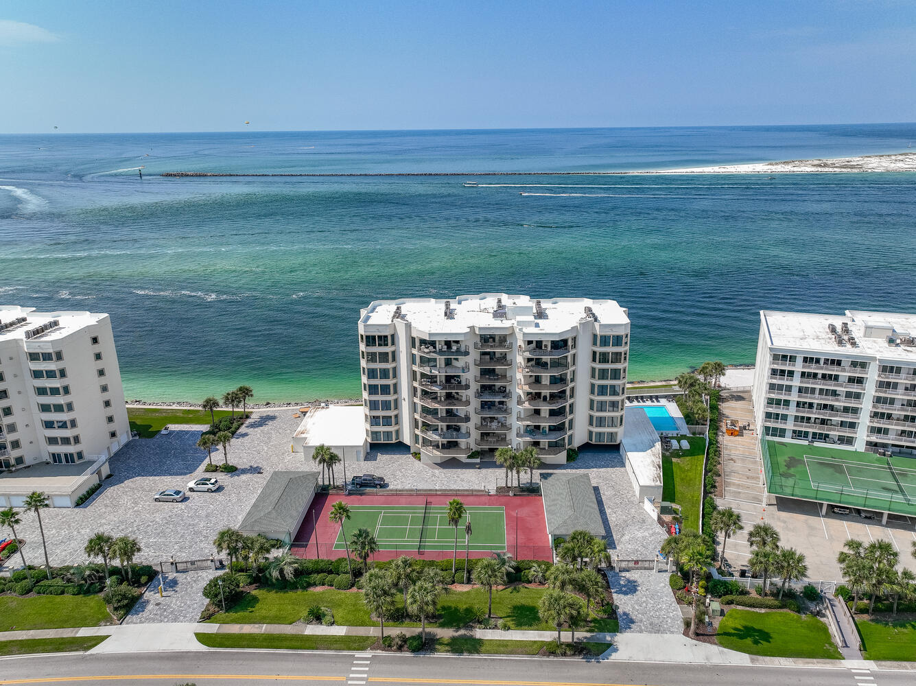 WATERVIEW TOWERS YACHT CLUB - Residential