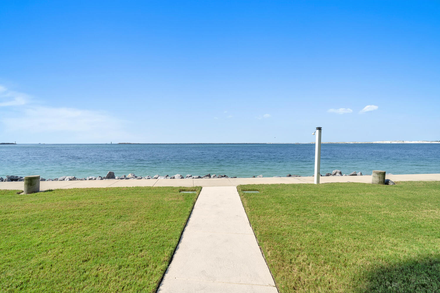 WATERVIEW TOWERS YACHT CLUB - Residential