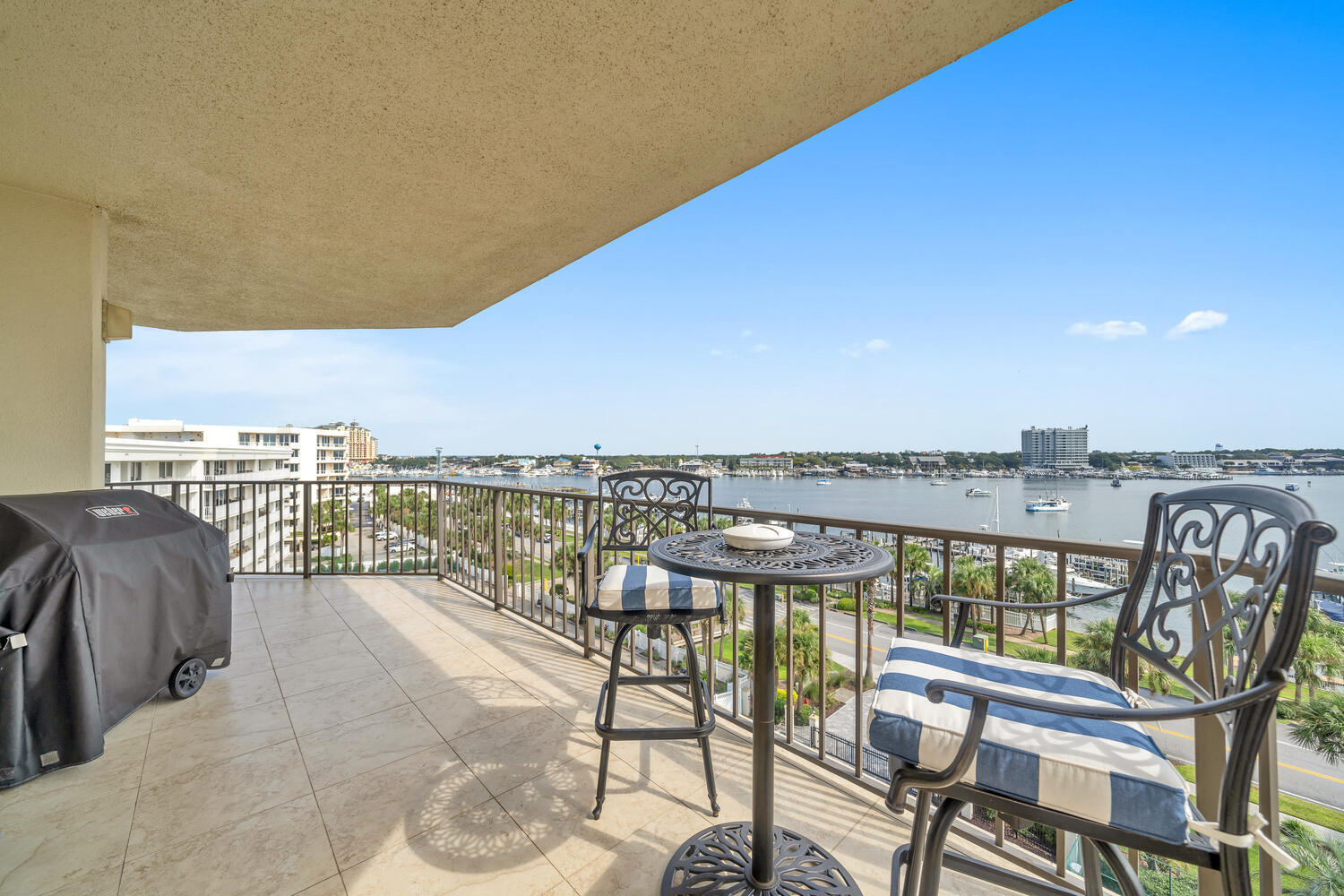 WATERVIEW TOWERS YACHT CLUB - Residential